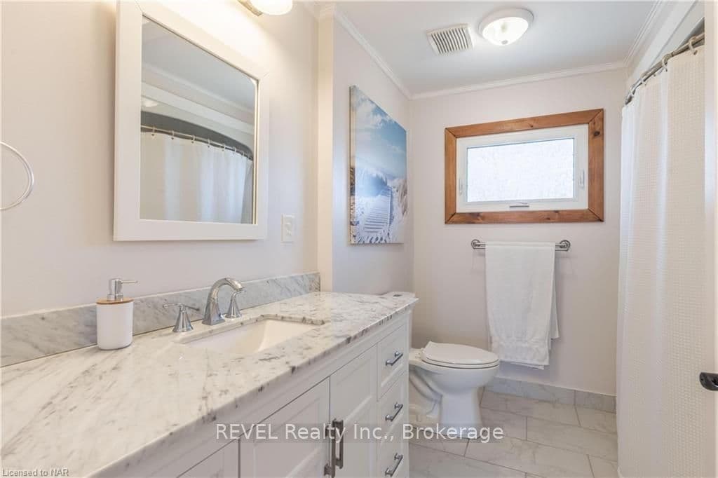 Updated 4-pc bathroom