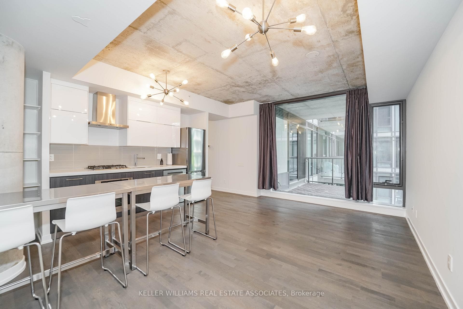560 King Street Unit 302 photo 8