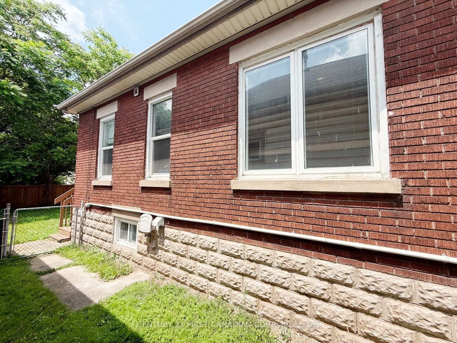 827 Quebec Street photo 37