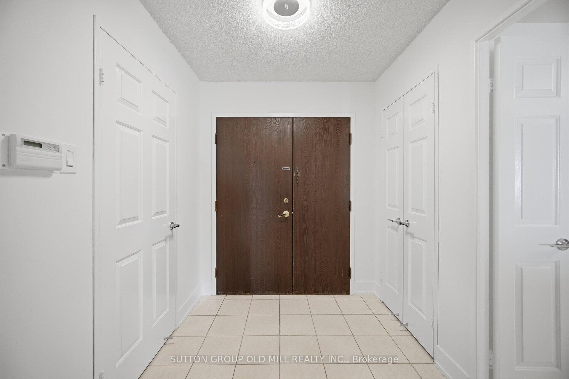 131 Beecroft Road Unit 1410 photo 7
