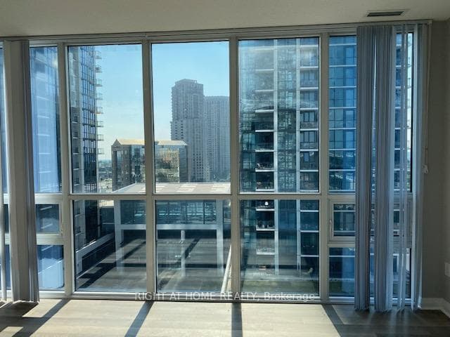 5025 Four Springs Avenue Unit 807 photo 12