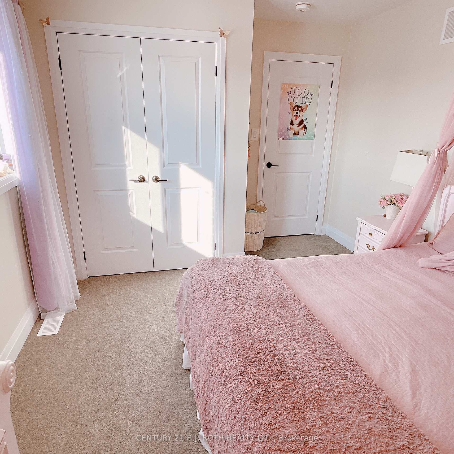 19 Rowley Crescent photo 22