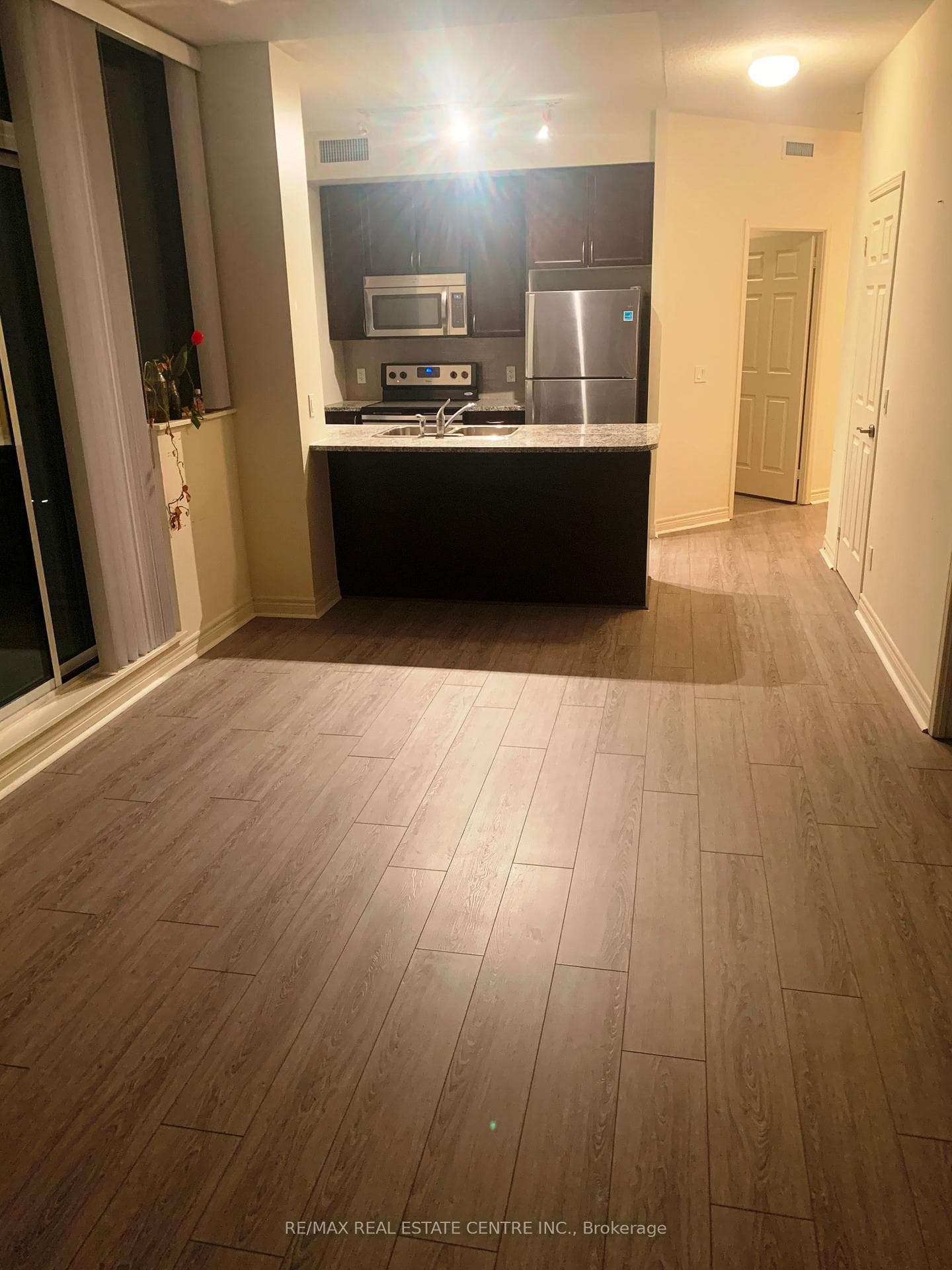 339 Rathburn Rd Road Unit 705 photo 22