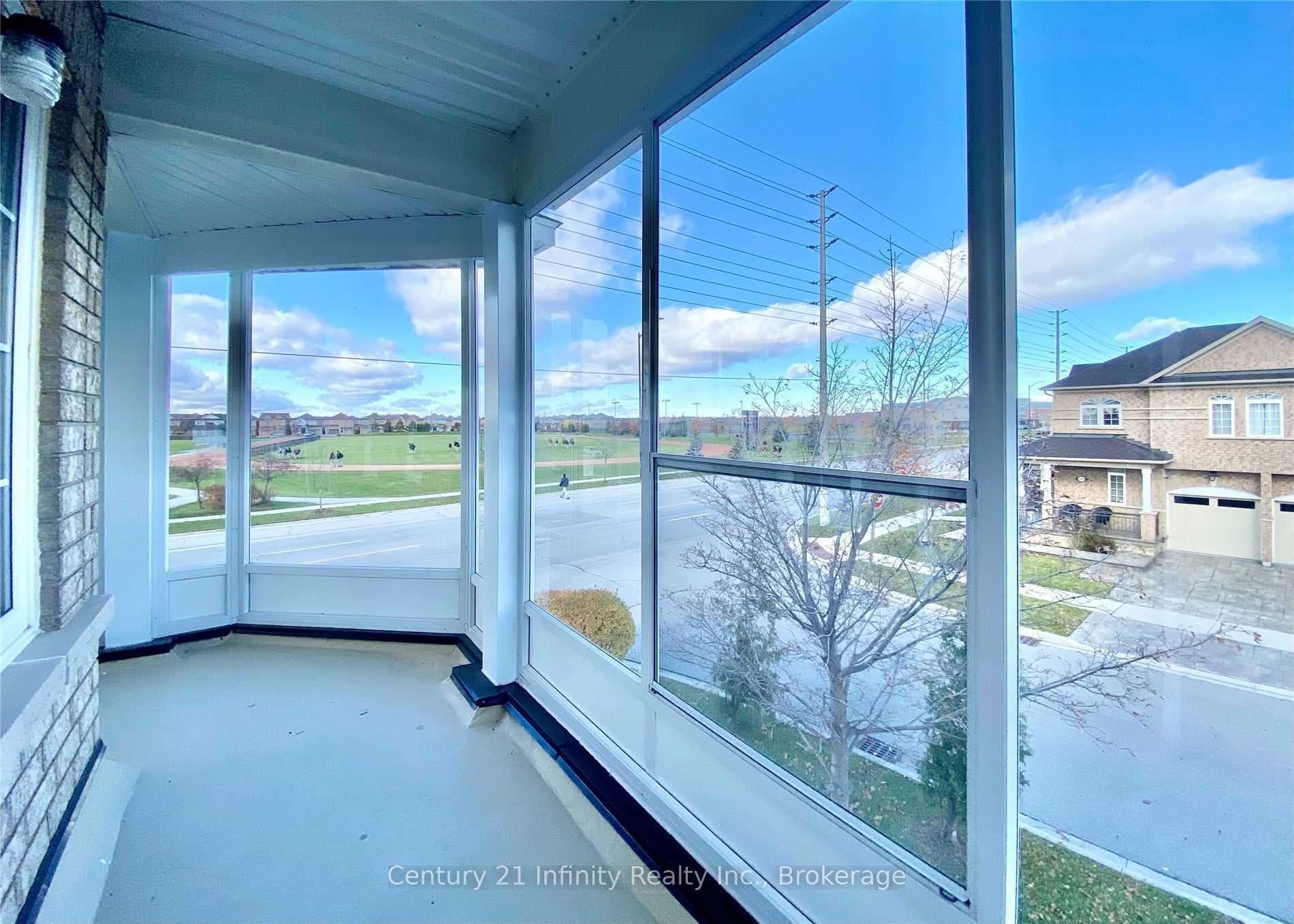 5688 Pegasus Street photo 10