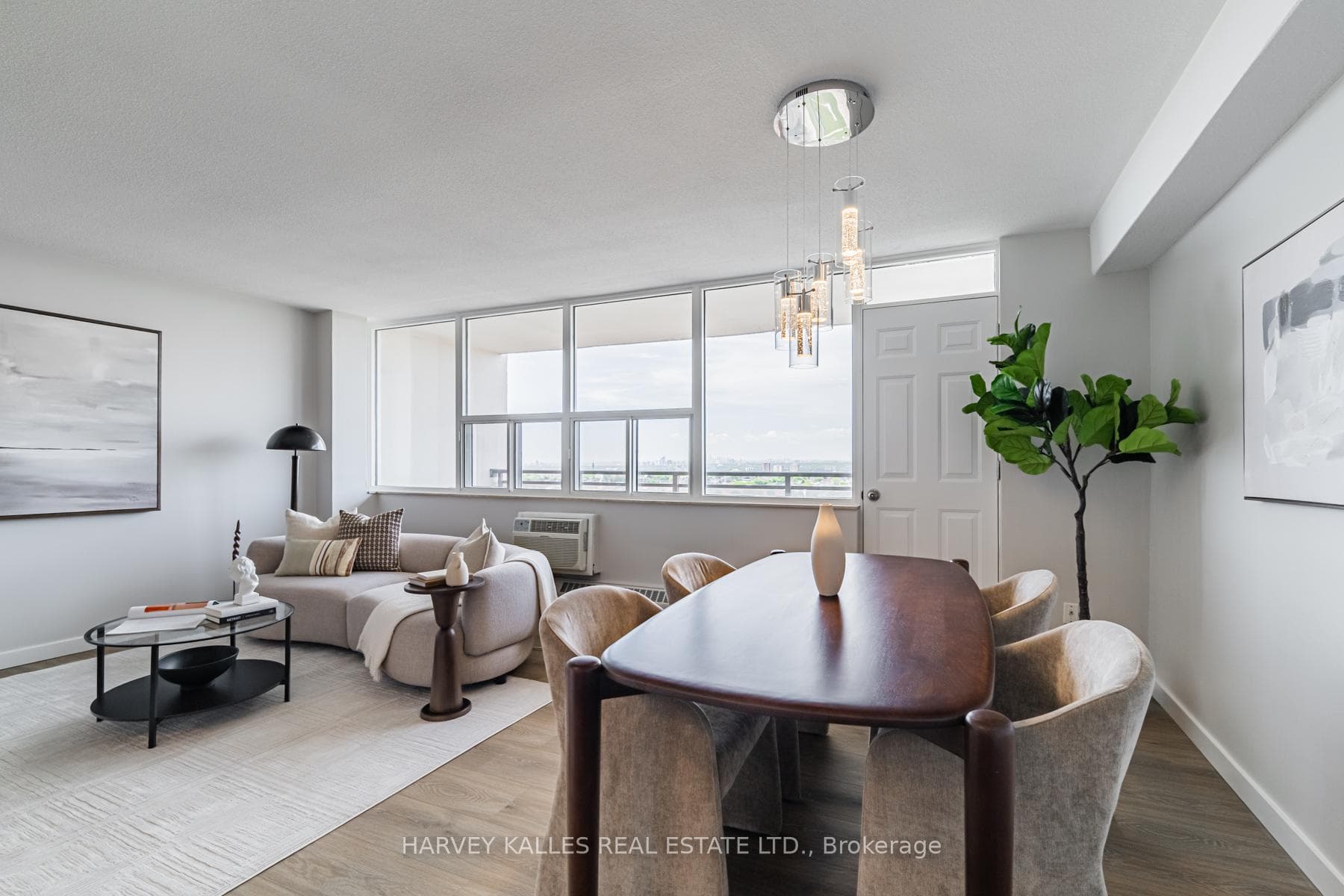 155 Marlee Avenue Unit 2204 photo 8