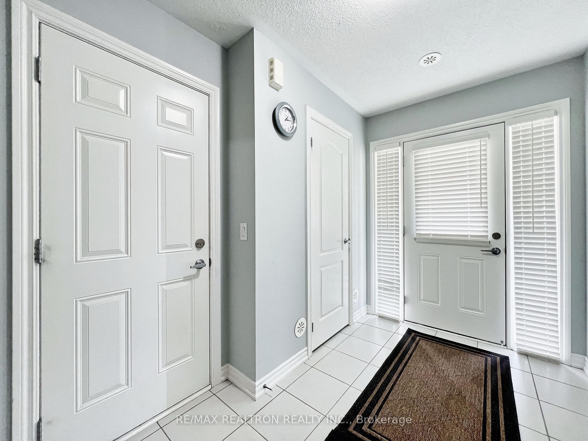 77 Far North Court photo 5
