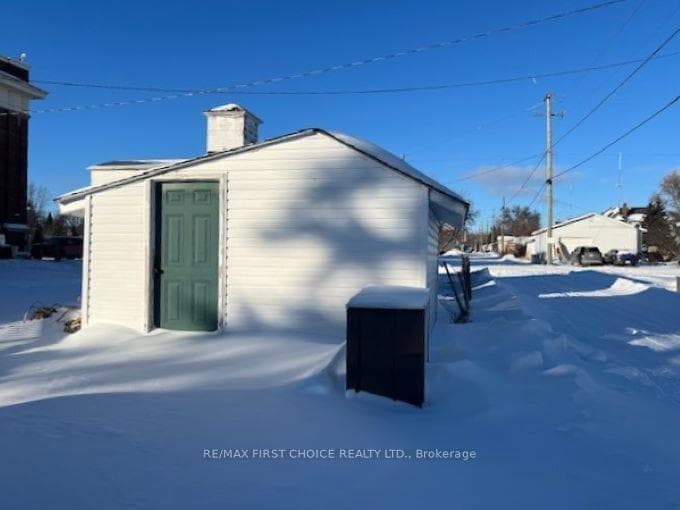 118 Fourth Street photo 9