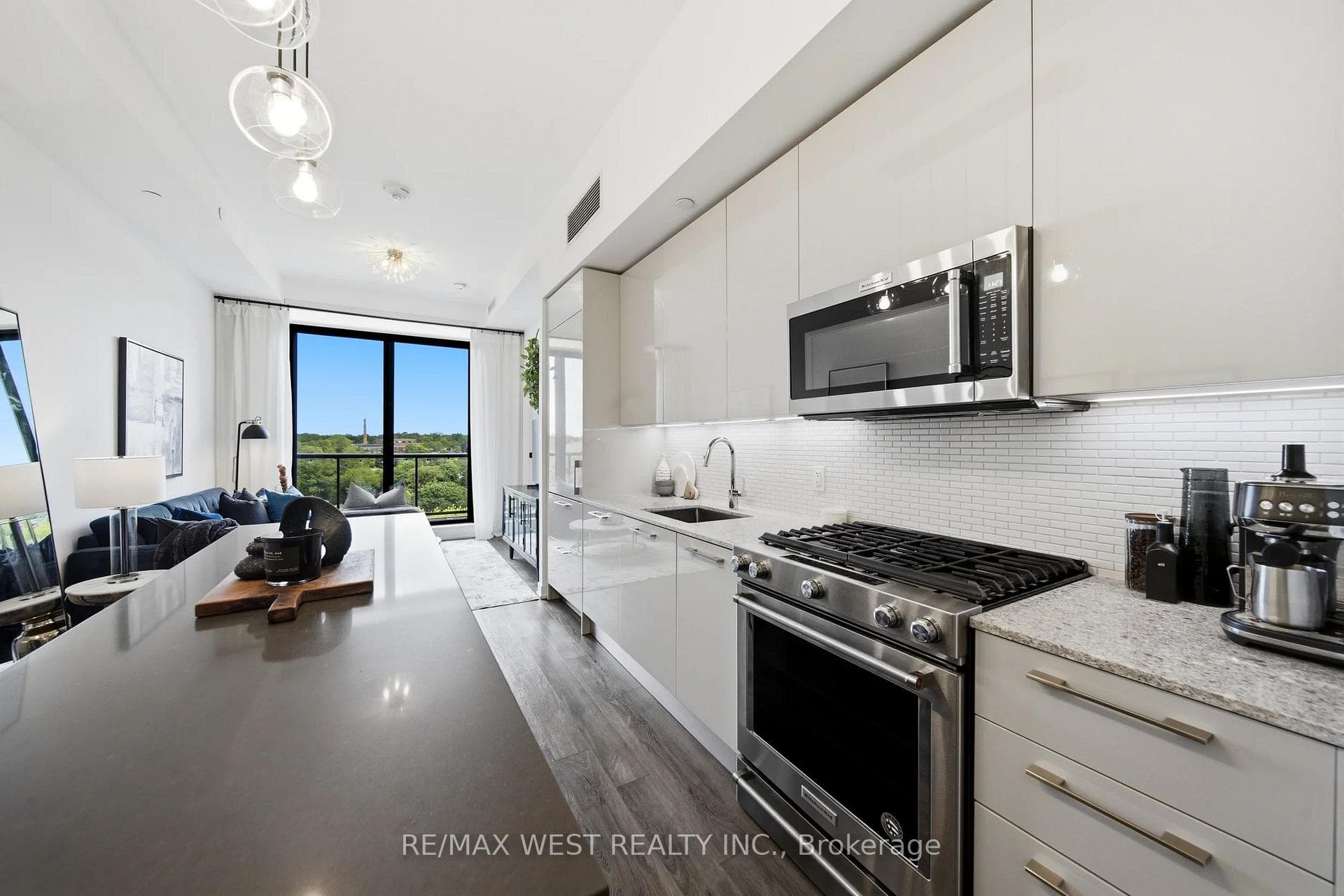 2118 Bloor Street Unit 709 photo 4