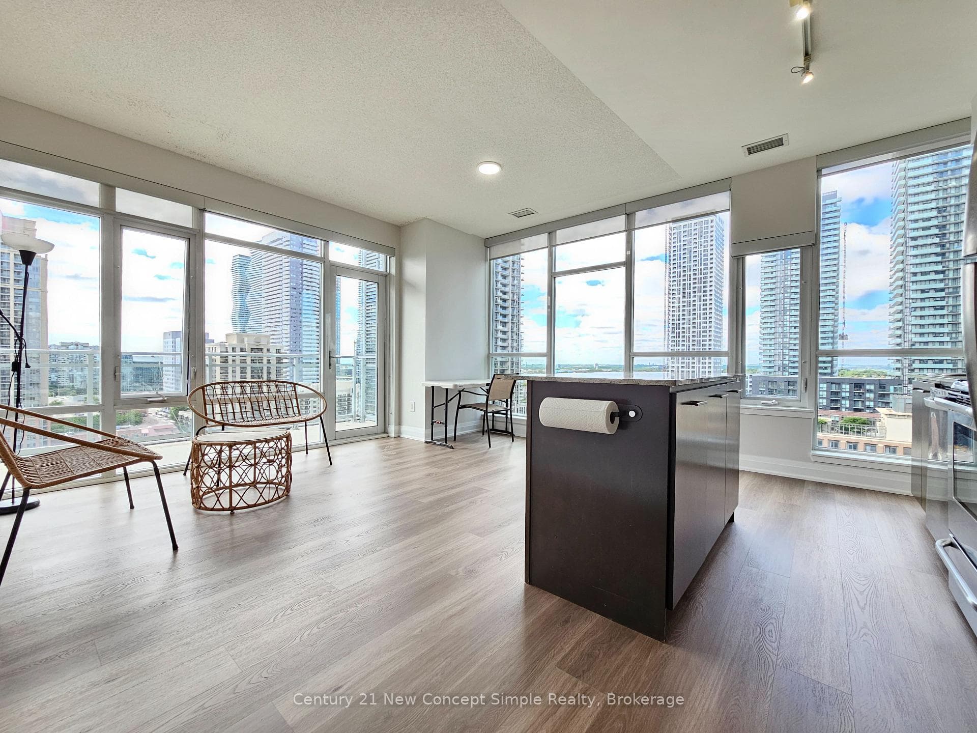 365 Prince Of Wales Drive Unit 1305 photo 2