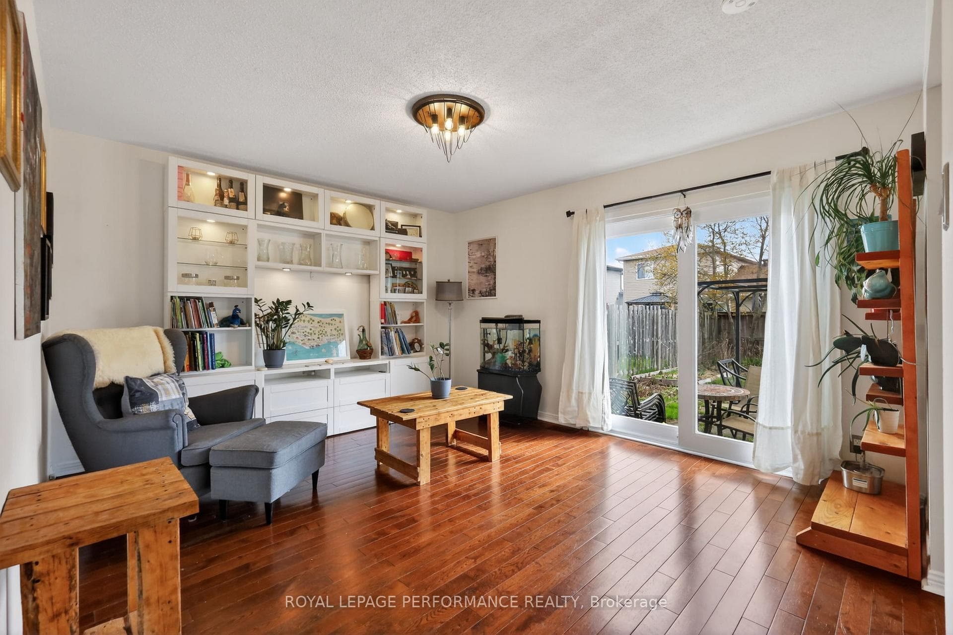 2 Canbury Crescent photo 14