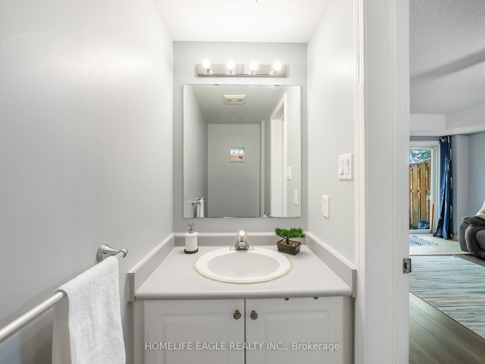 235 Ferndale Drive Unit 13 photo 7