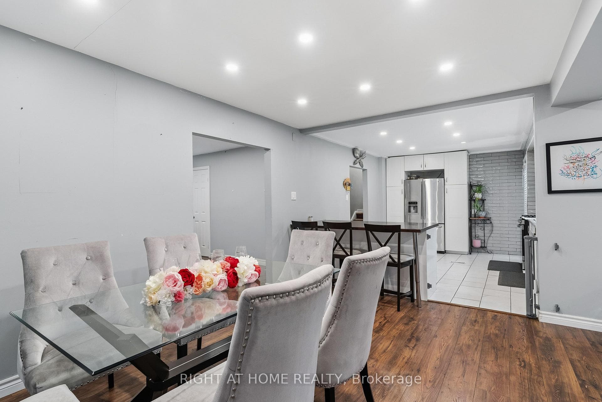 68 Downing Crescent photo 17
