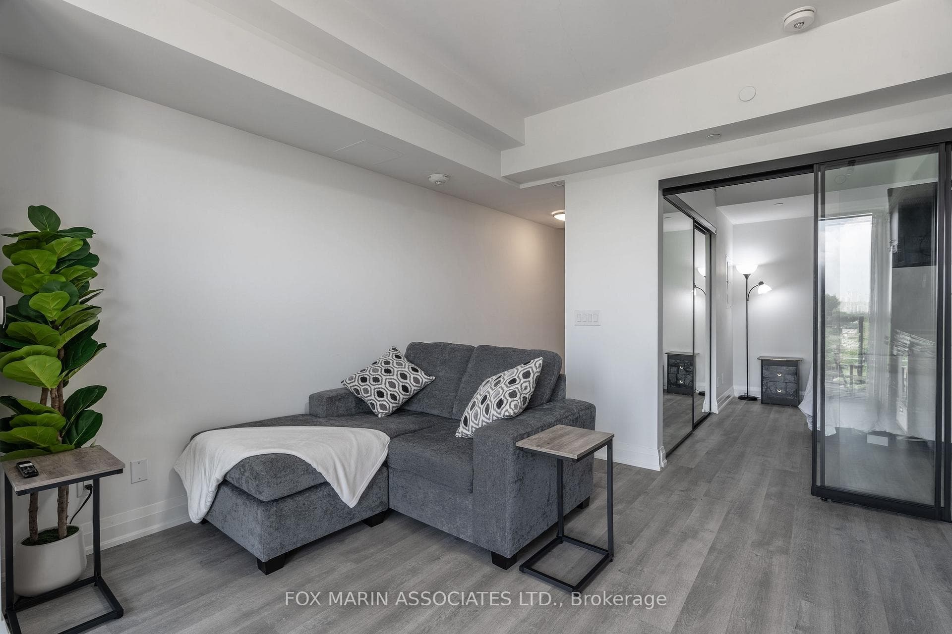 2369 Danforth Avenue Unit 706 photo 5