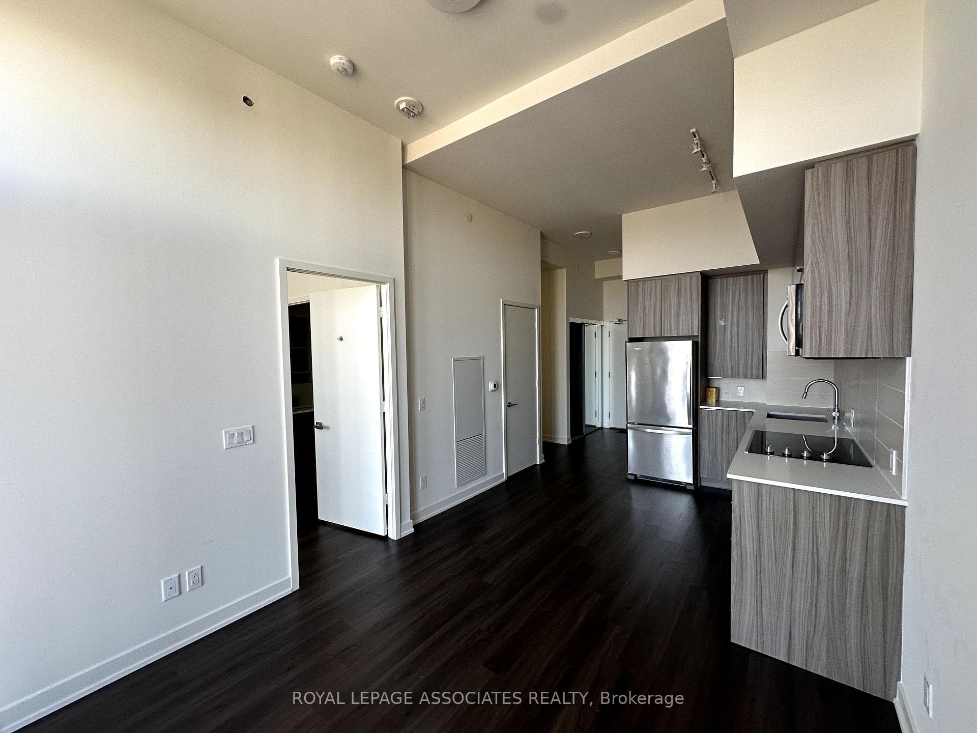 10 Deerlick Court Unit 2405 photo 4