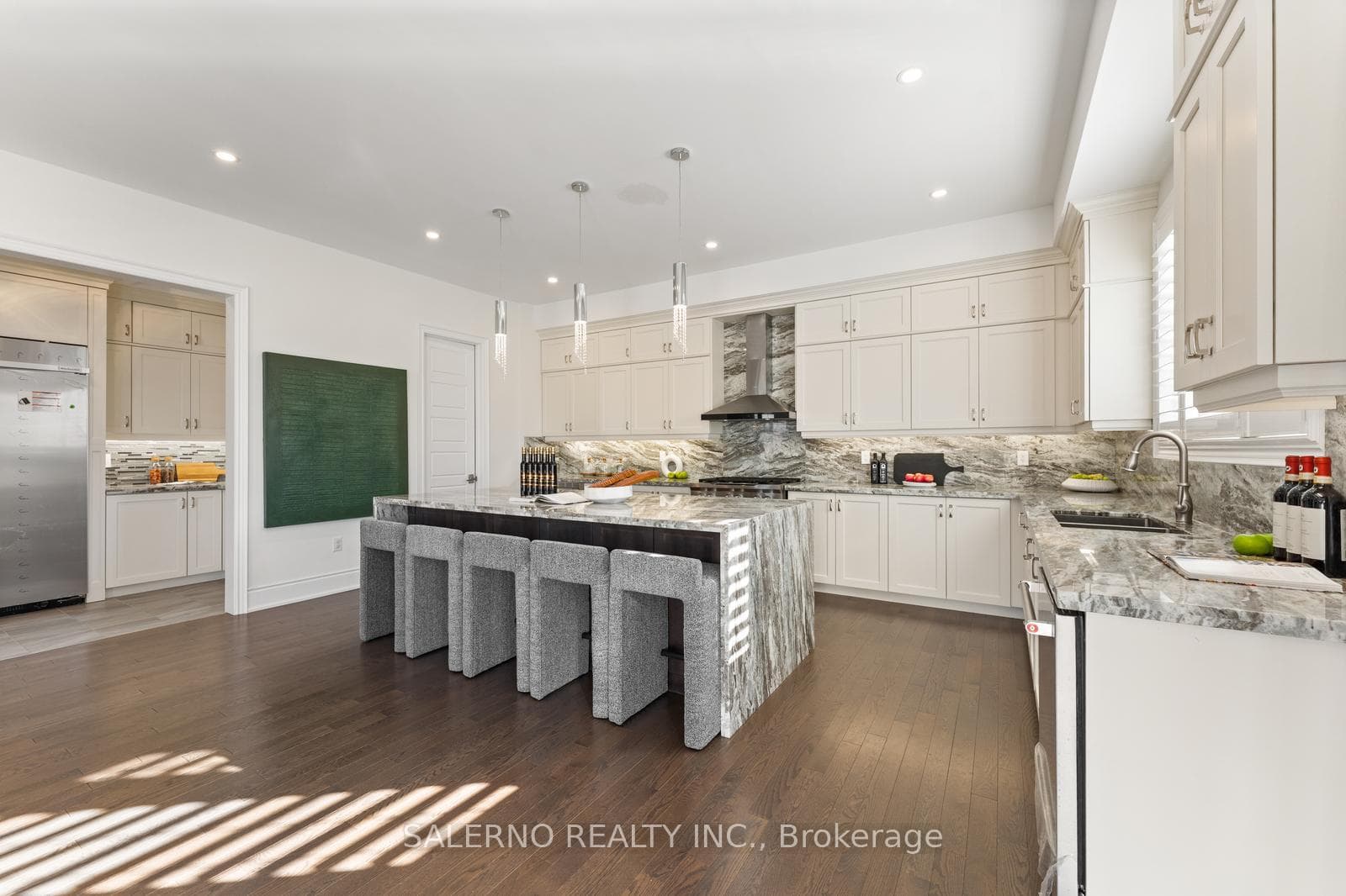 10 Elmers Lane photo 16