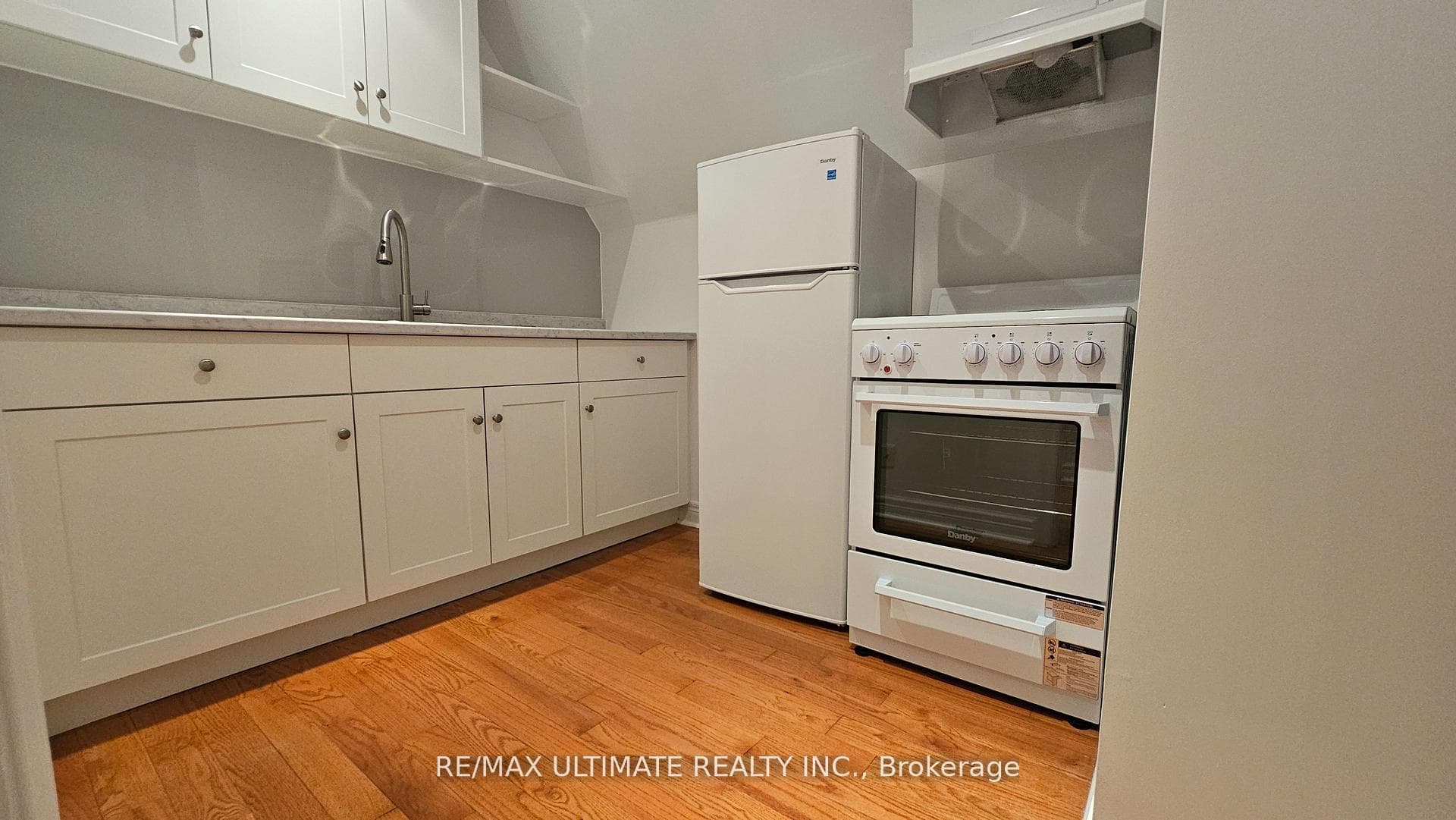 389 Westmoreland Avenue Unit 2nd Floor photo 4