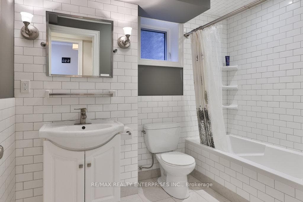 11 Woodford Park Road photo 33