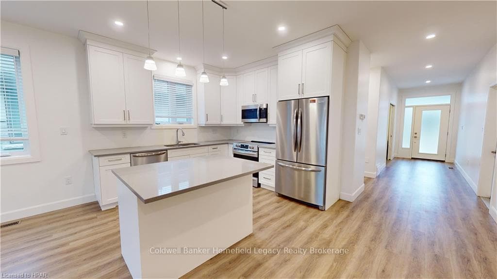 34 UPPER THAMES LANE Lane Unit 8 photo 3
