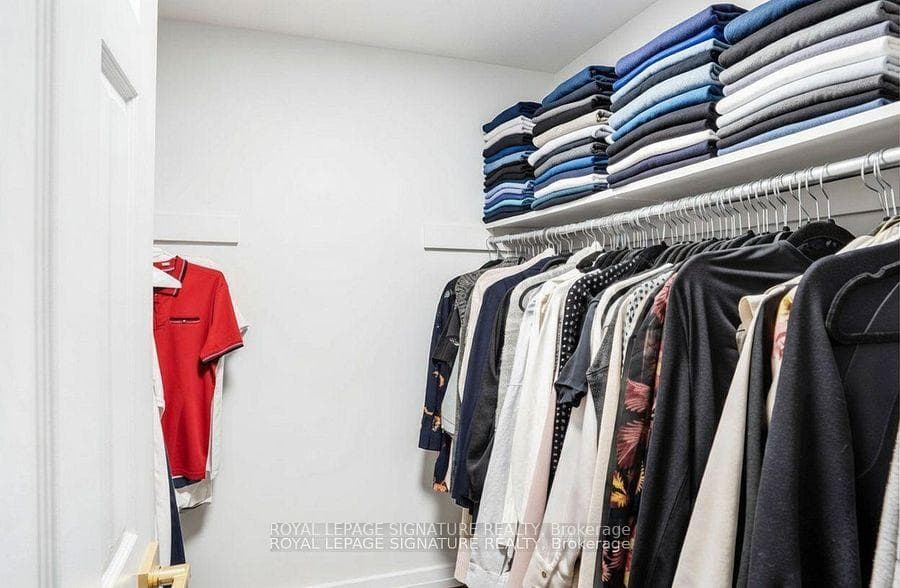 walk-in closet