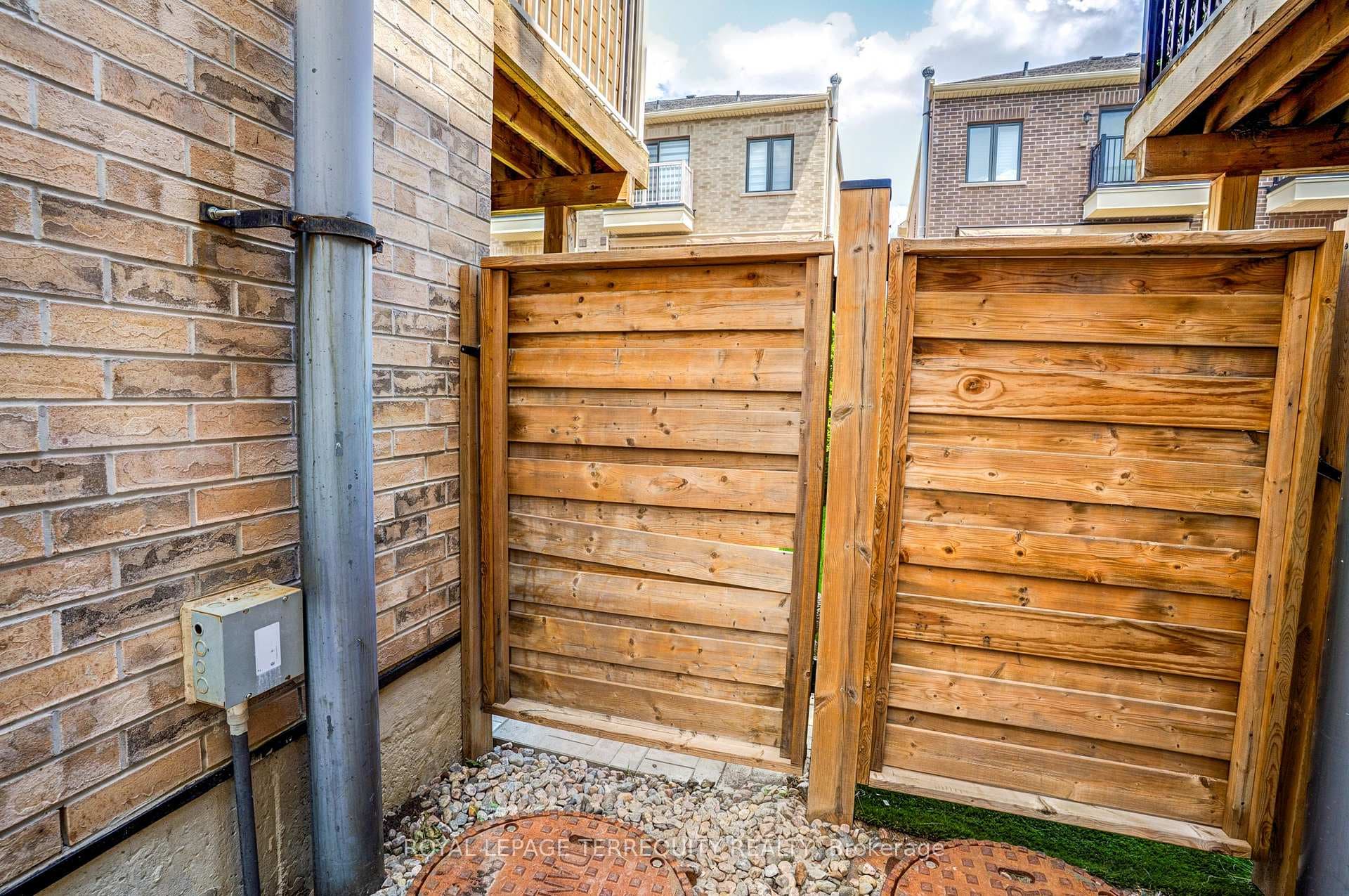 Fully Fence in Yard with Gate
