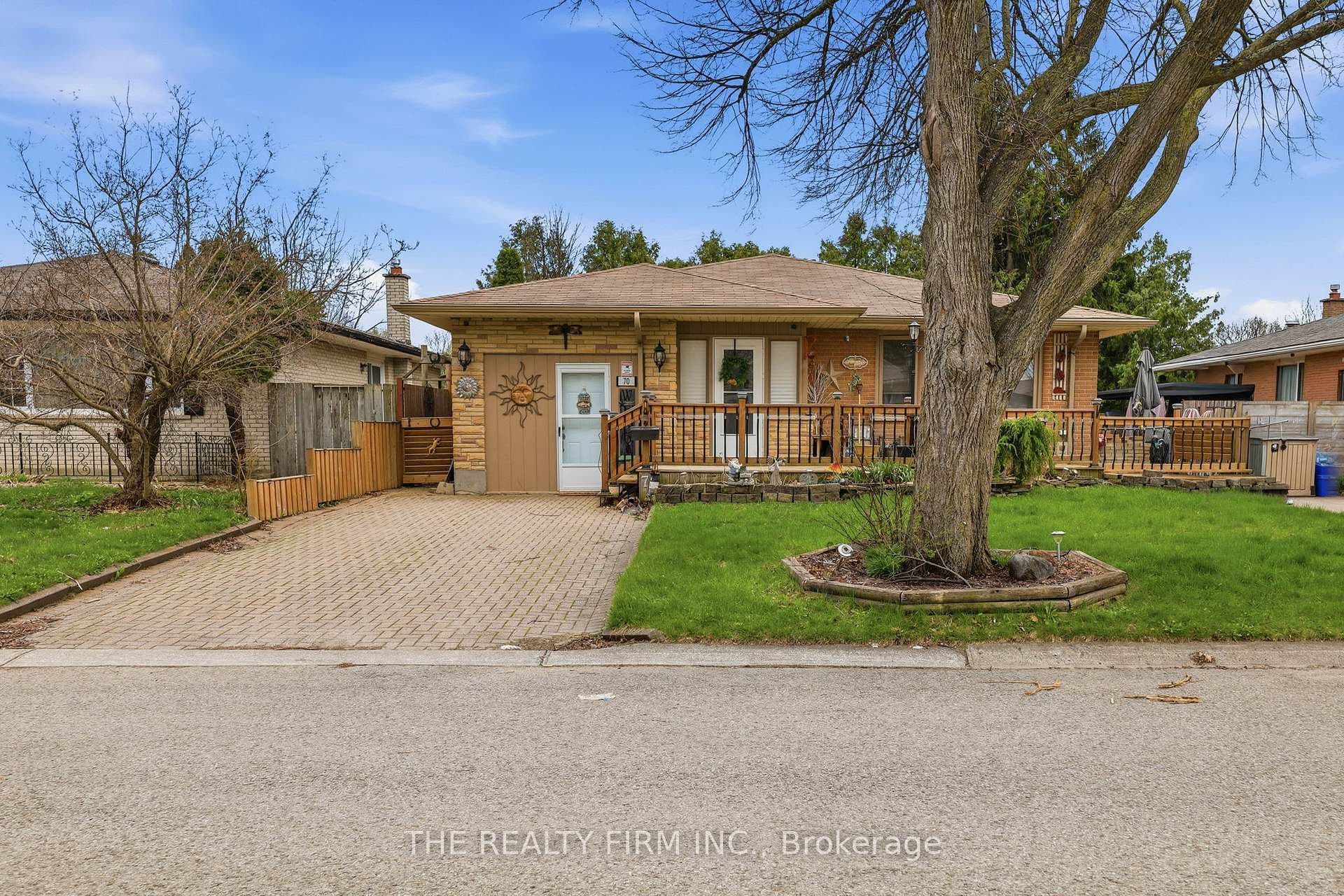 70 Talavera Crescent photo 1