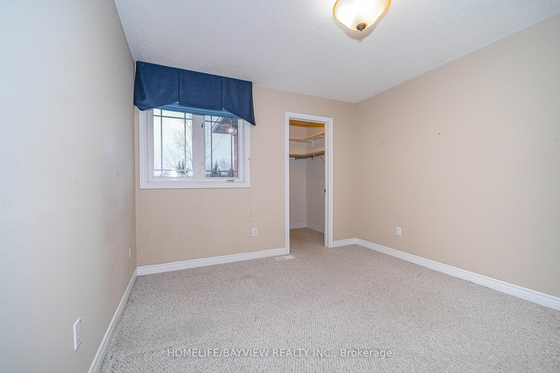 88 Regatta Avenue photo 24