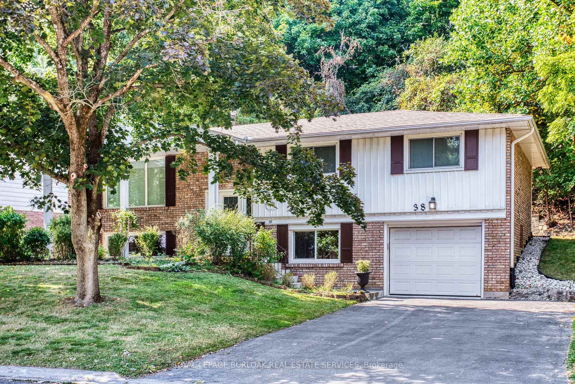 38 Robinhood Drive photo 2