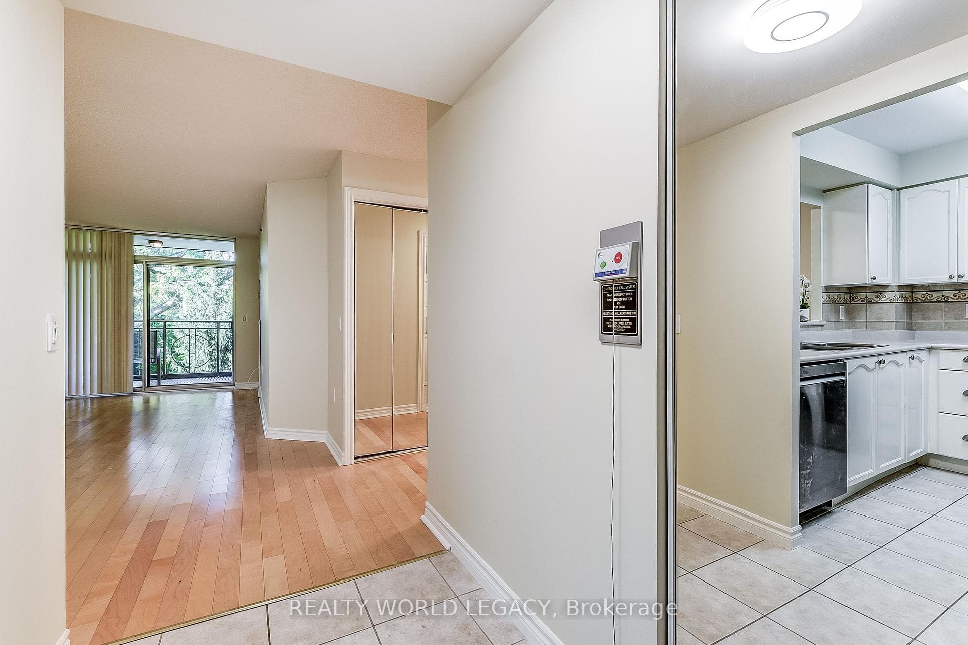 100 Burloak Drive Unit 1310 photo 4