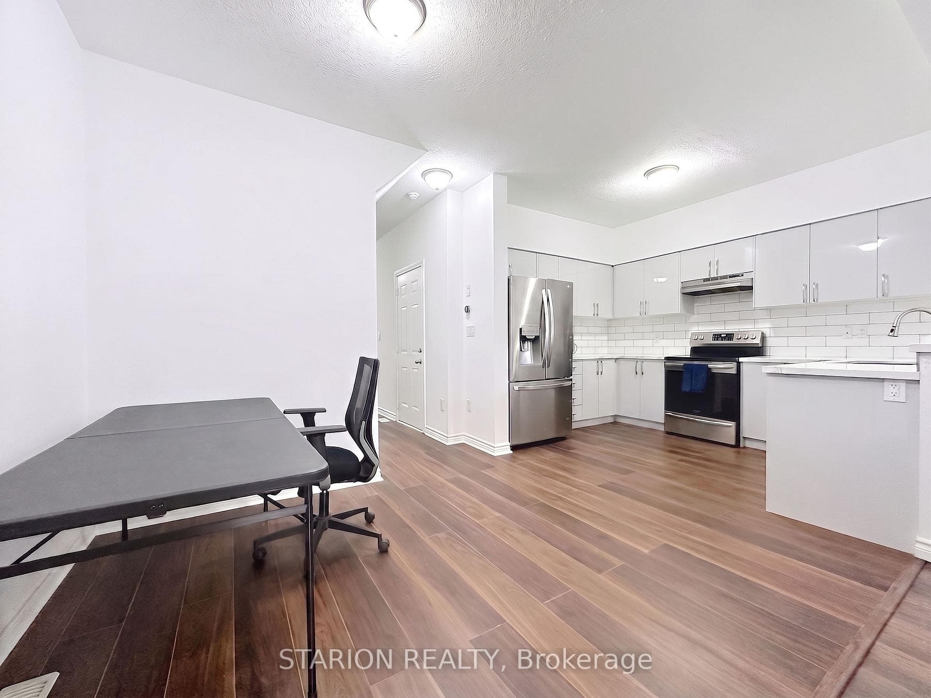 345 GLANCASTER Road Unit 13 photo 8