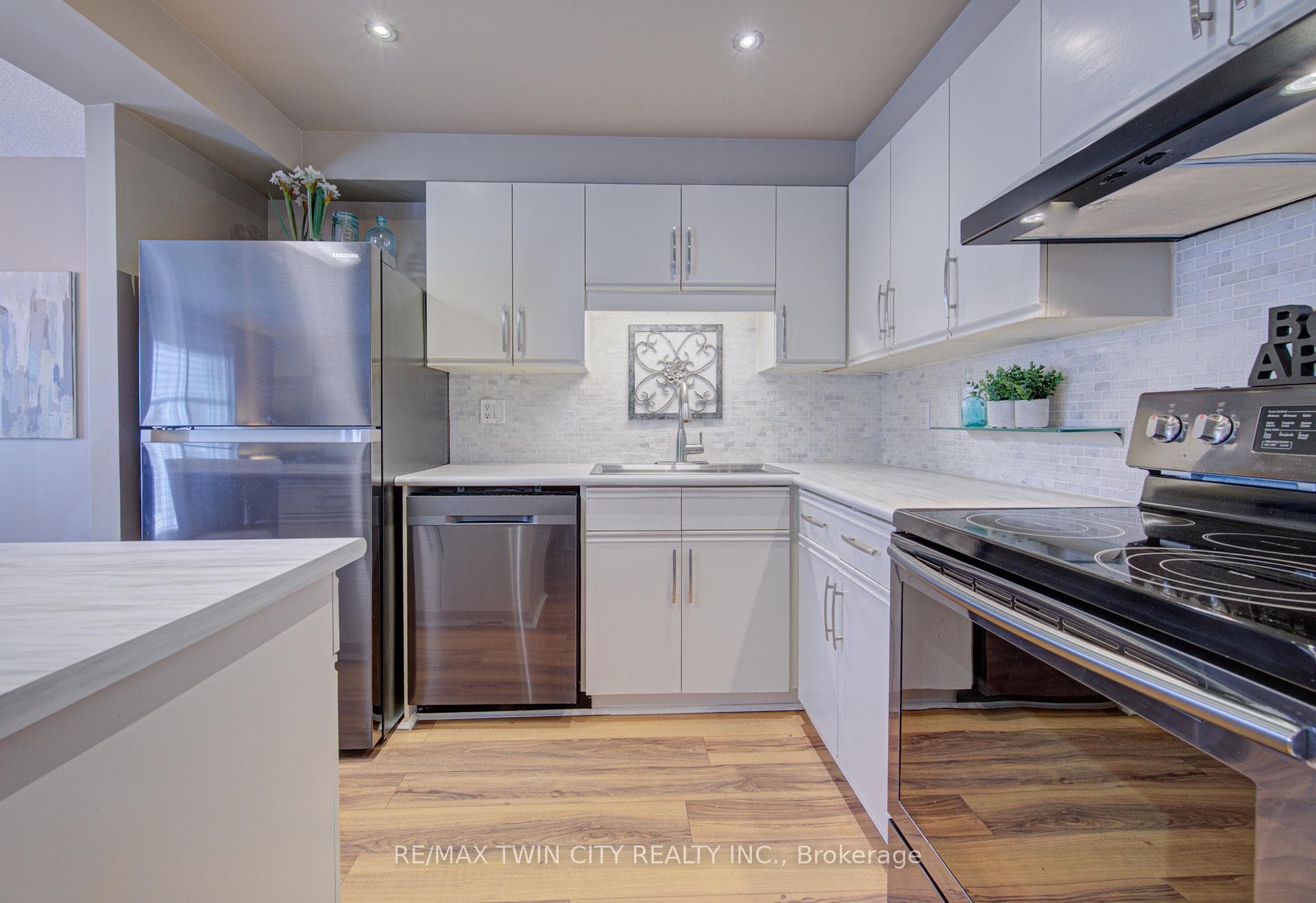 54 Green Valley Drive Unit 12 photo 14