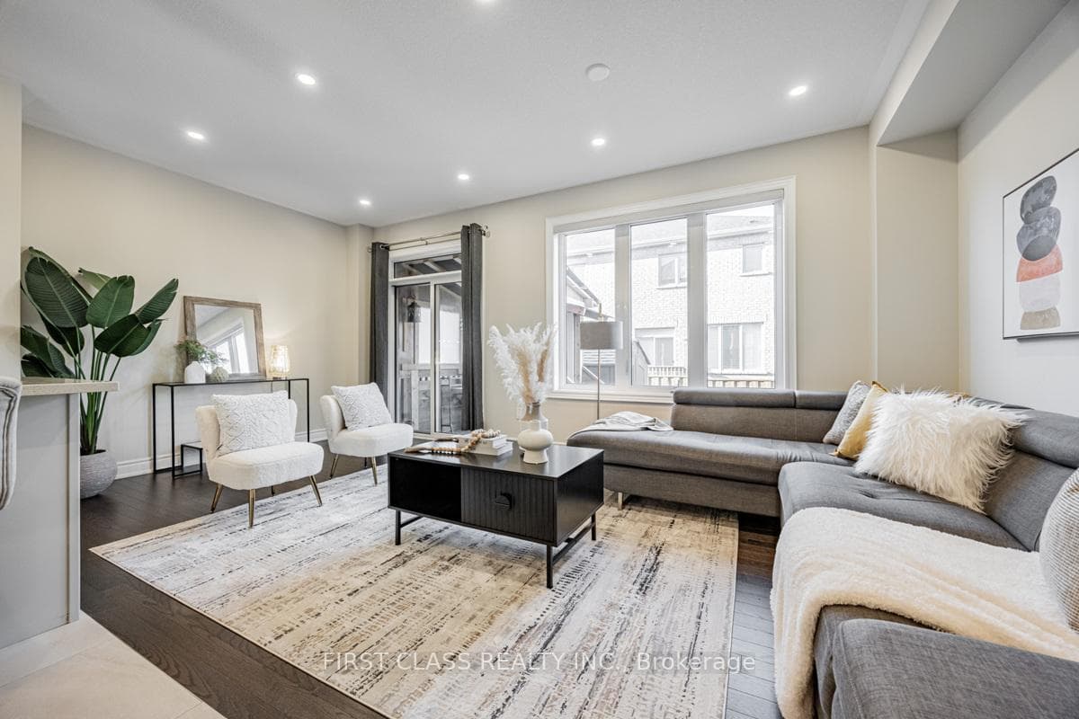 8 Reign Lane photo 13