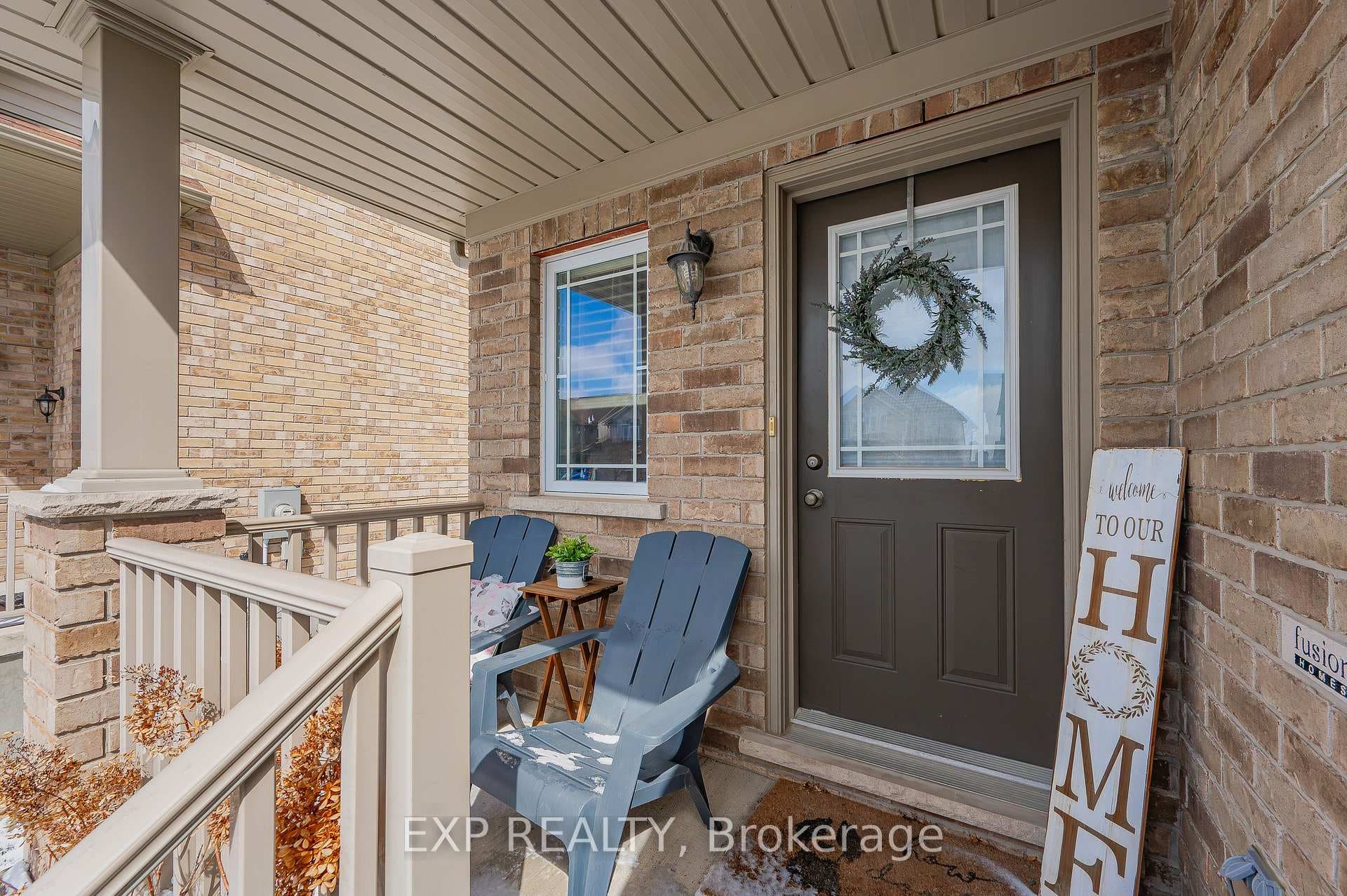25 Oakes Crescent photo 2