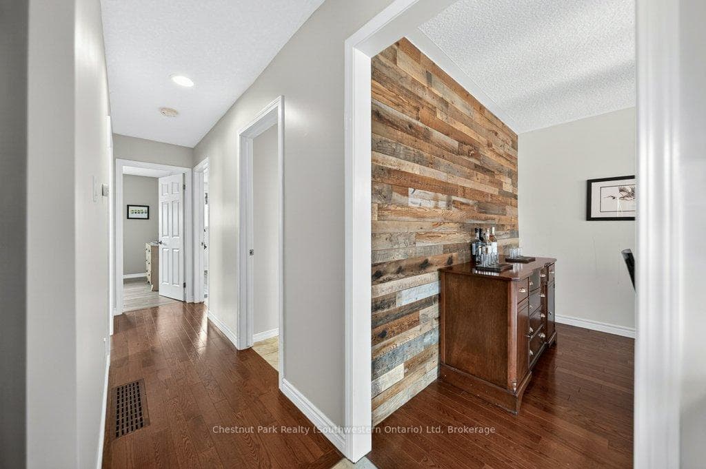 113 Sanderson Drive photo 23