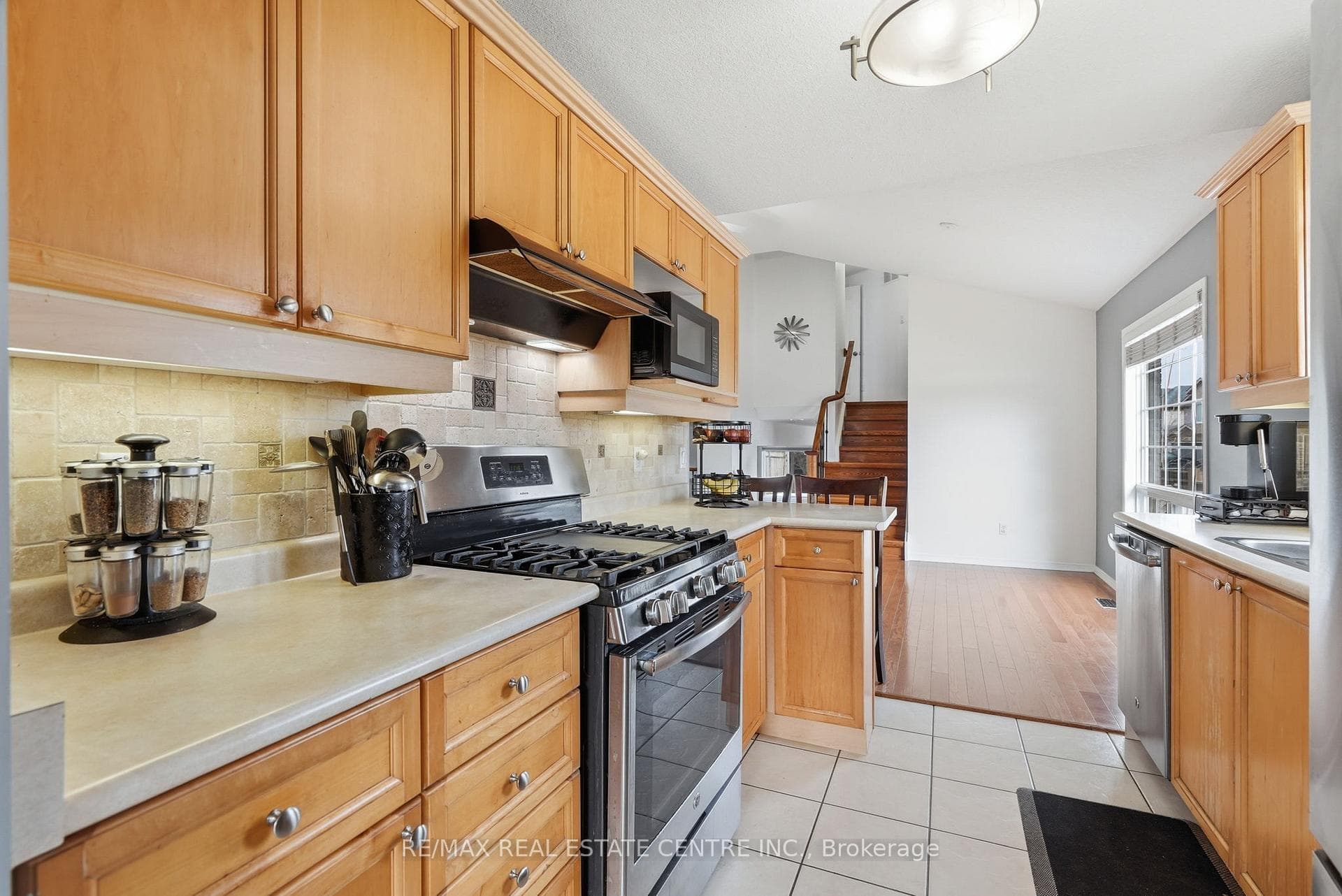 321 Montgomery Boulevard photo 10