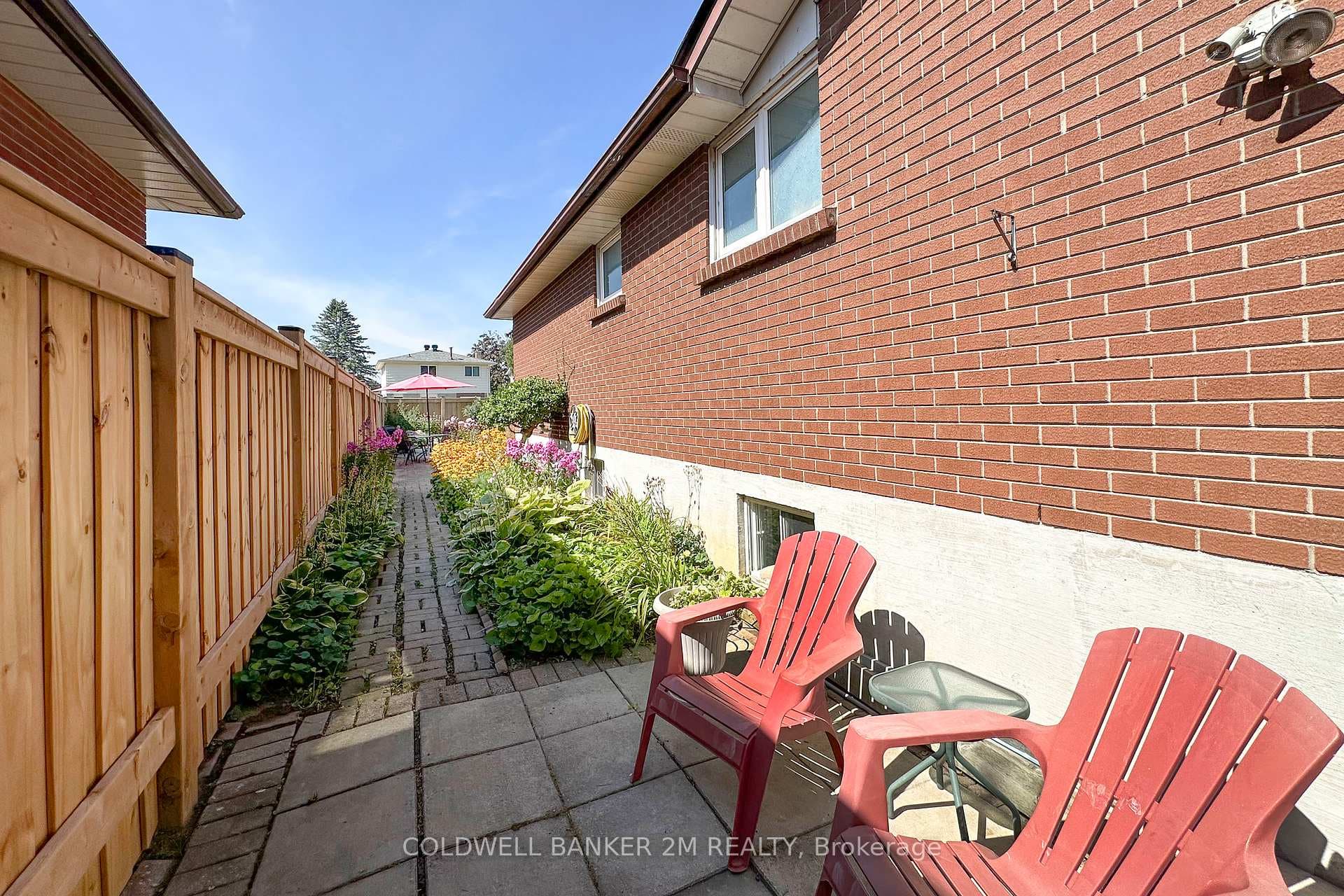 204 Madawaska Avenue photo 28