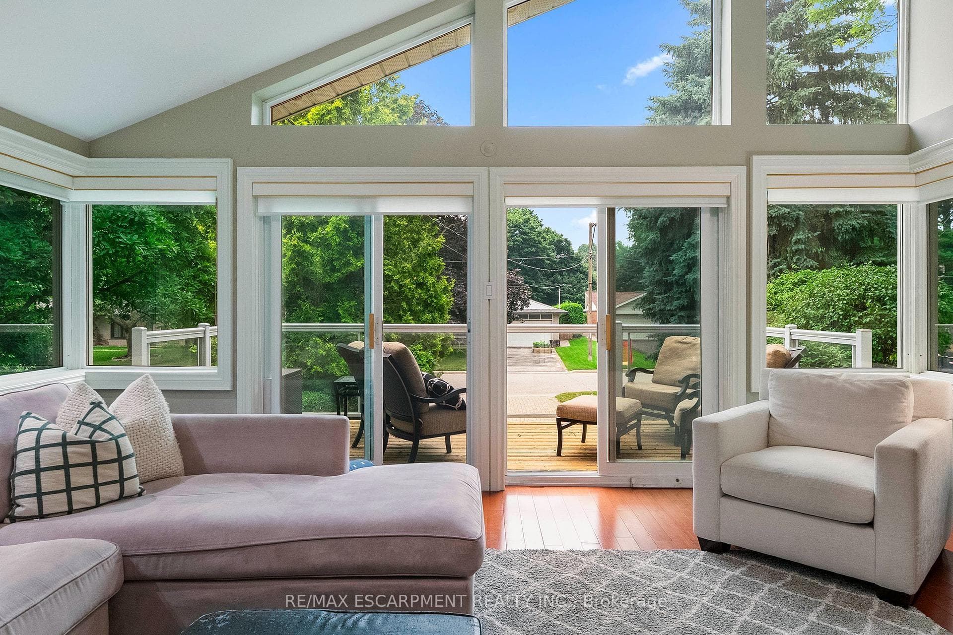 615 VANESSA Crescent photo 8