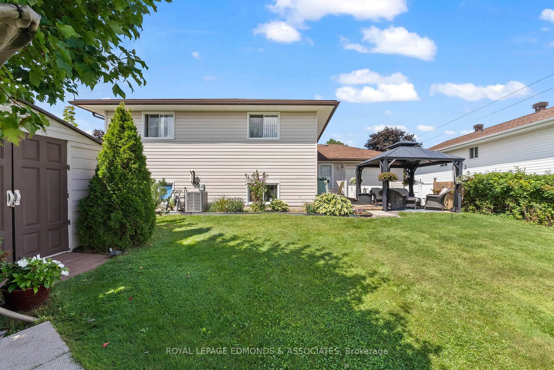 537 Angus Campbell Drive photo 32
