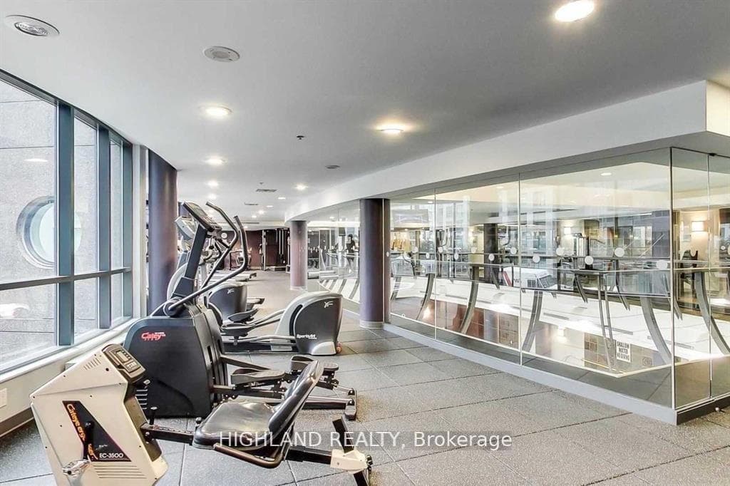 231 Fort York Boulevard Unit 423 photo 17