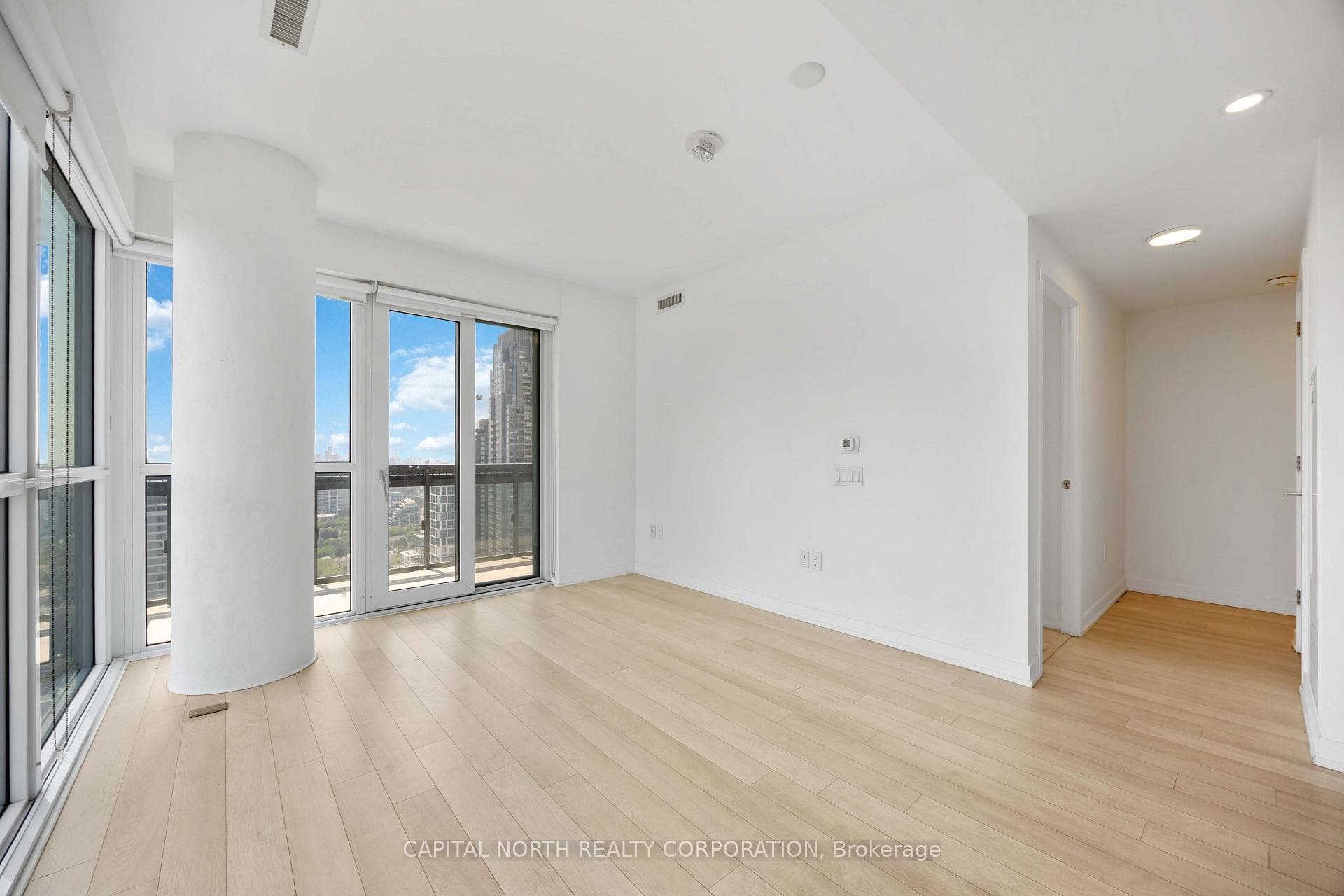 39 Roehampton Avenue Unit 3103 photo 10