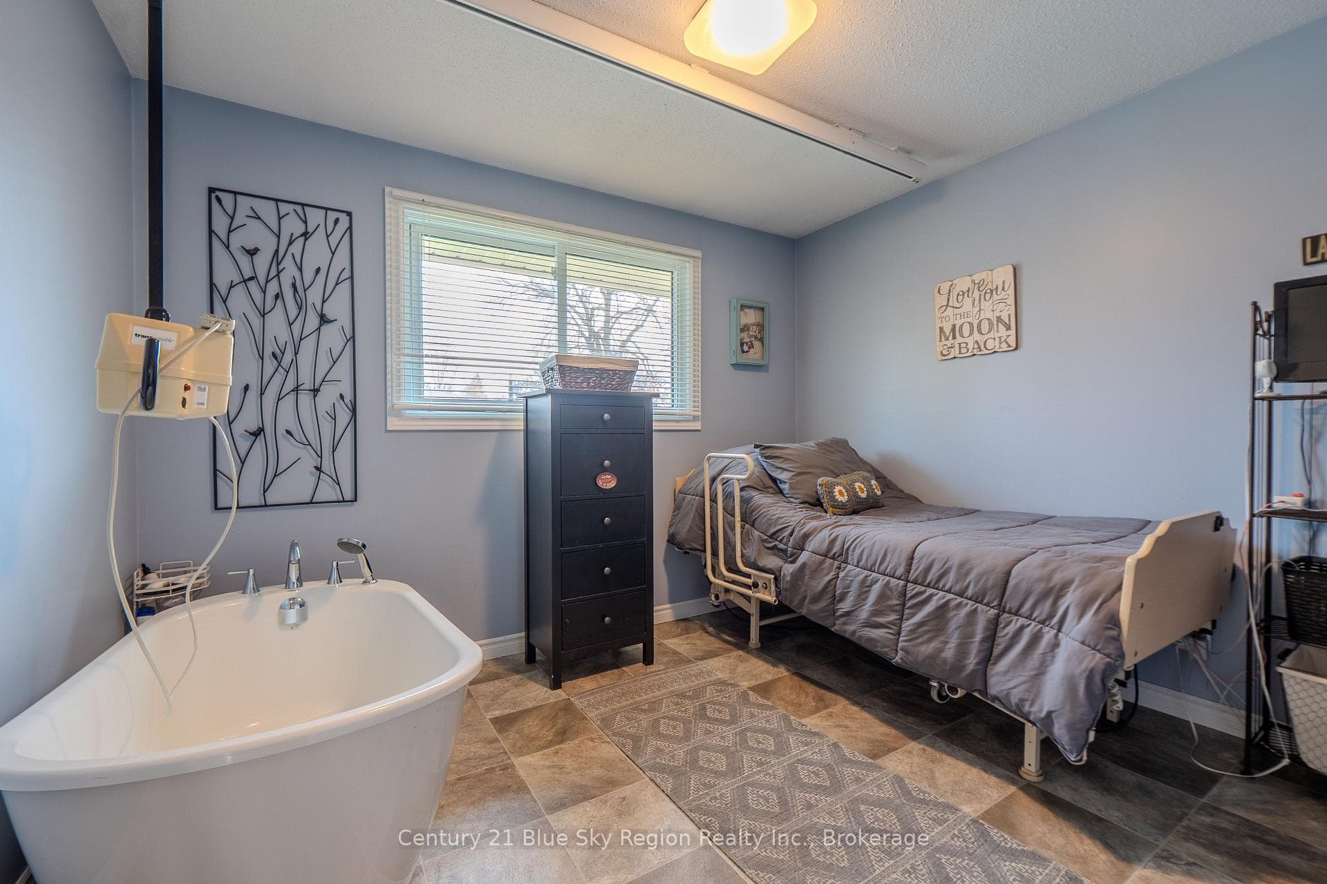 203 Rancier Street photo 21