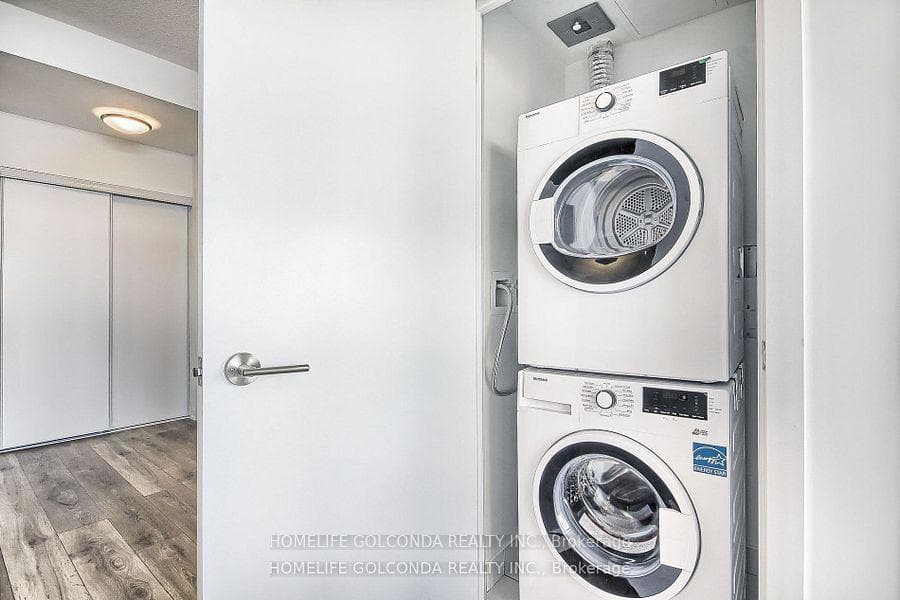 32 Forest Manor Road Unit 3301 photo 6
