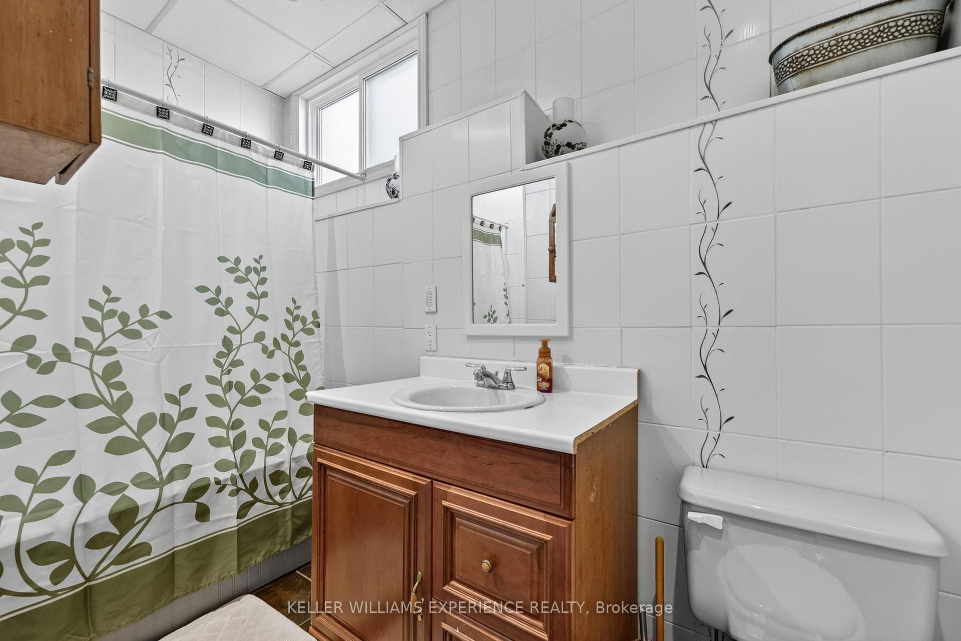 645 Bayview Drive photo 17