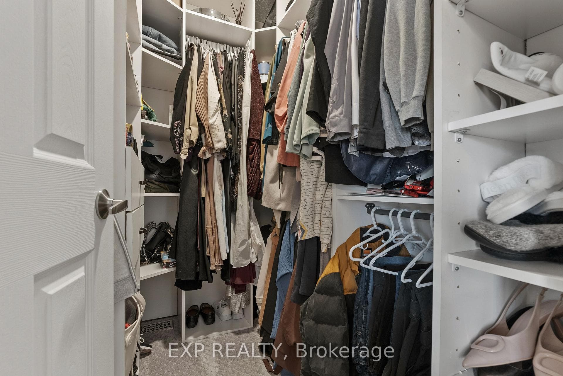 Customized walk in closet