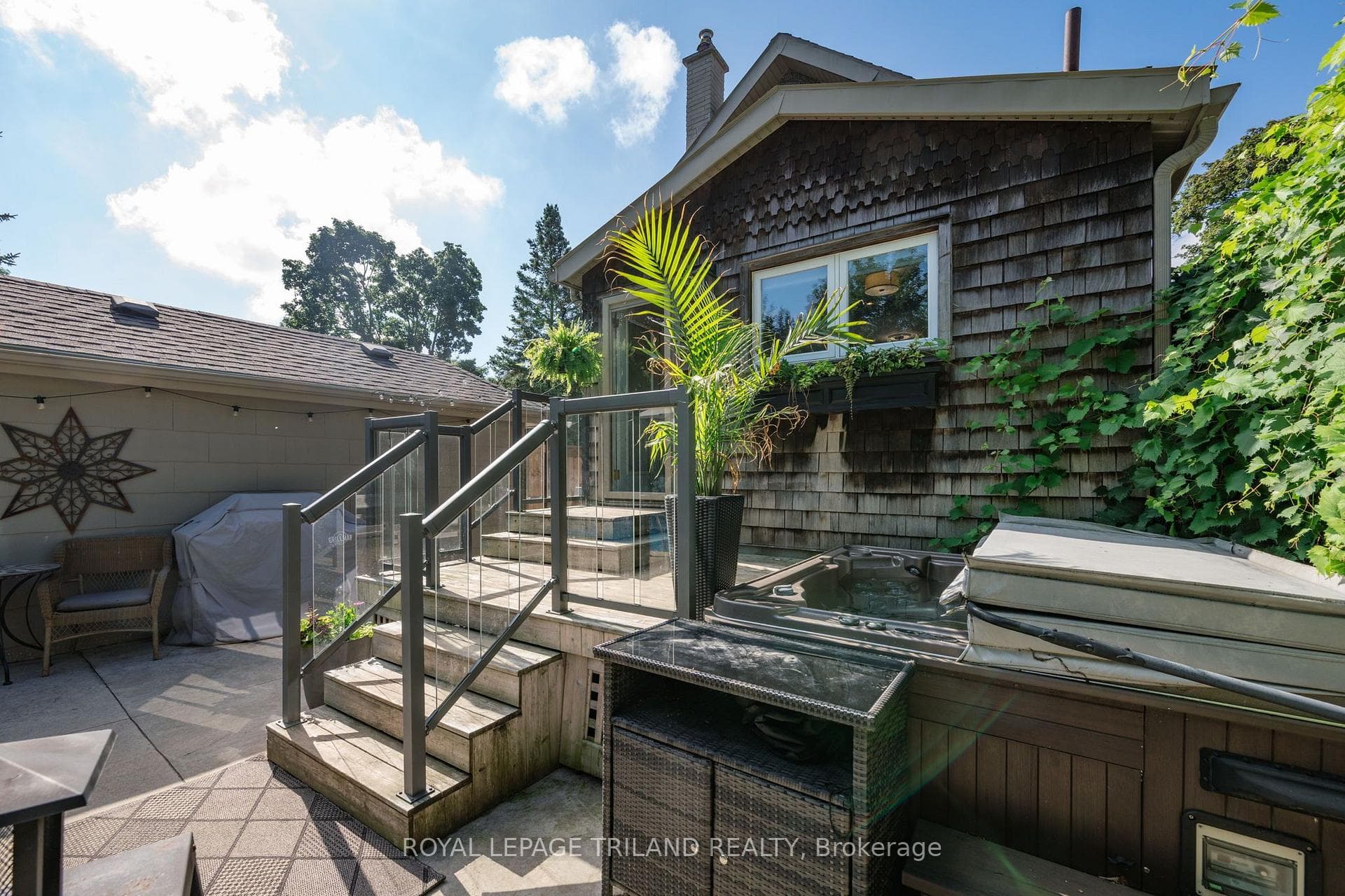 52 Emery Street photo 39