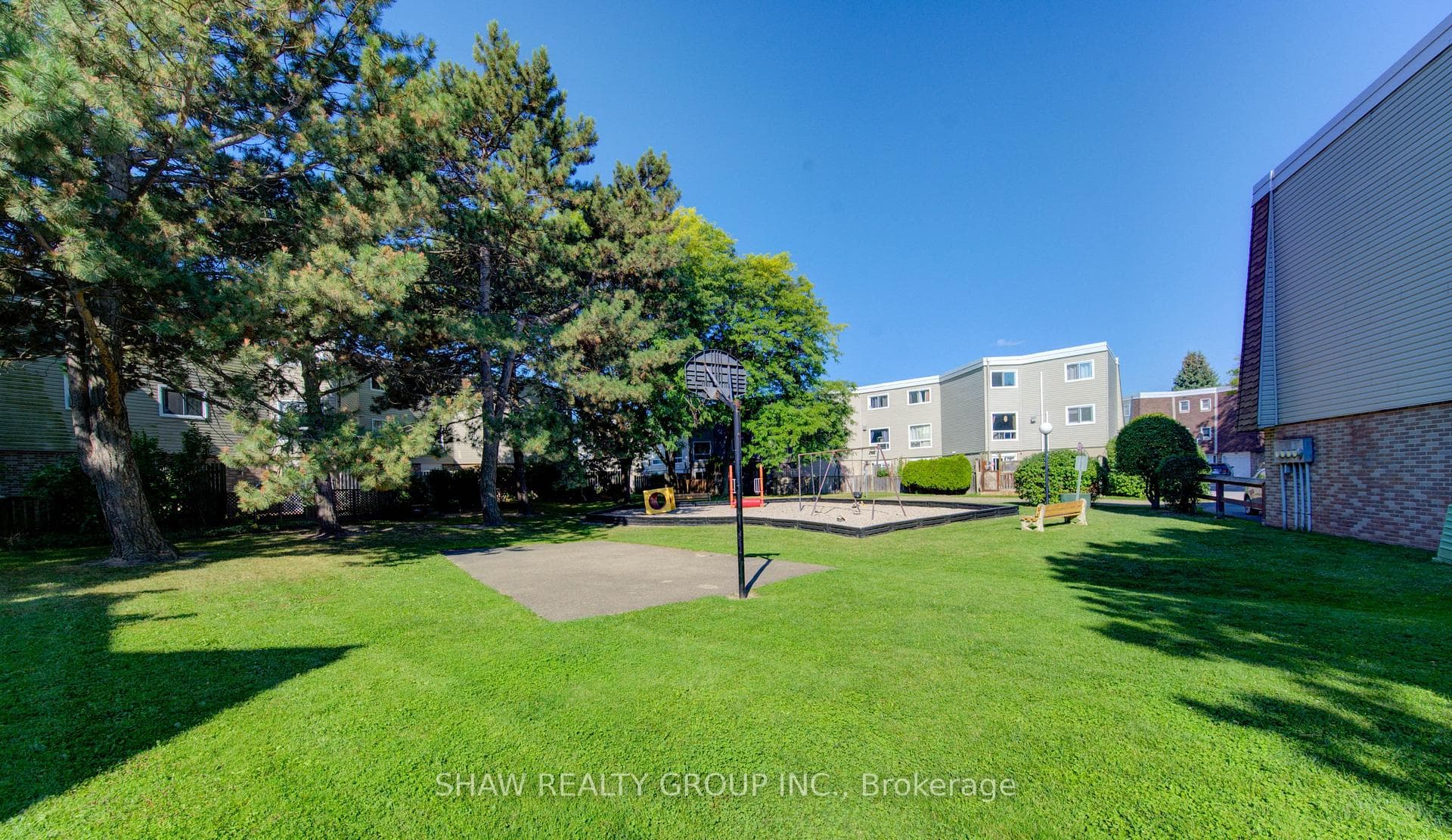60 Elmsdale Drive photo 45