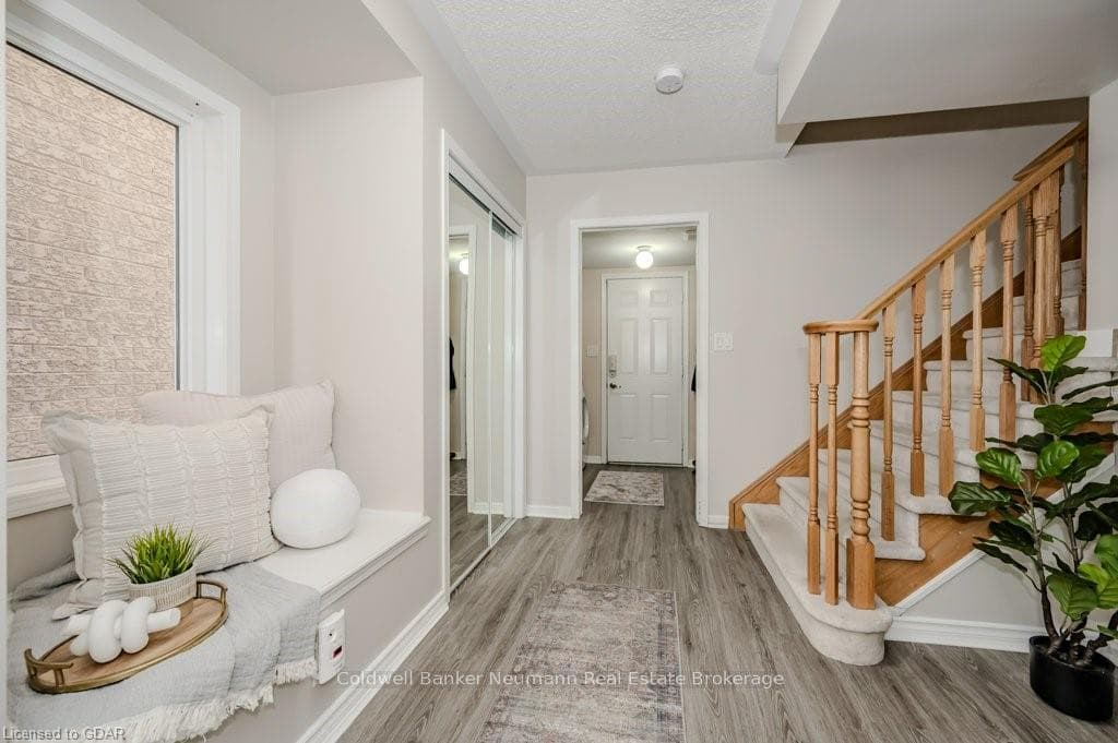343 DYMOTT Avenue photo 4