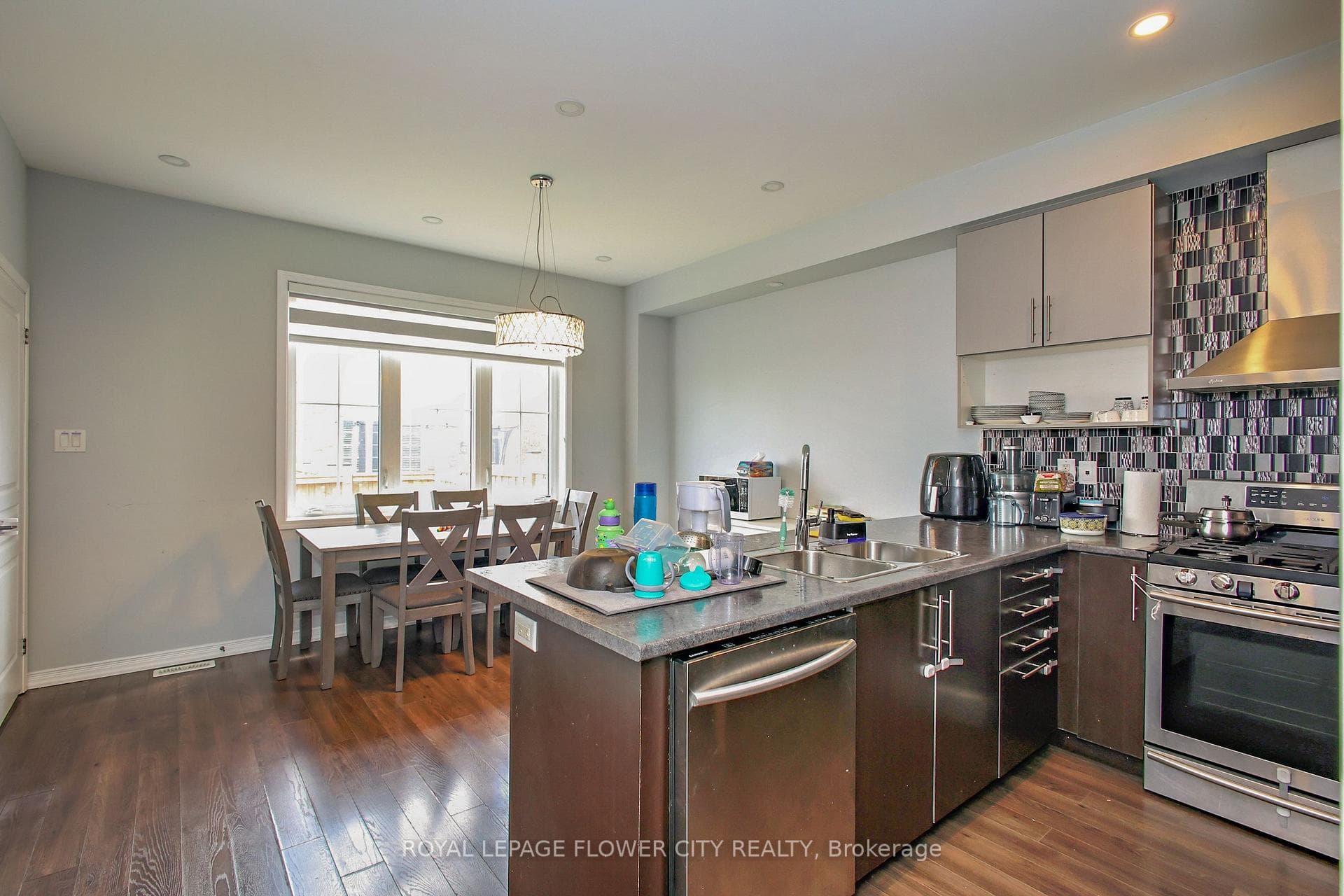 81 Baffin Crescent photo 22