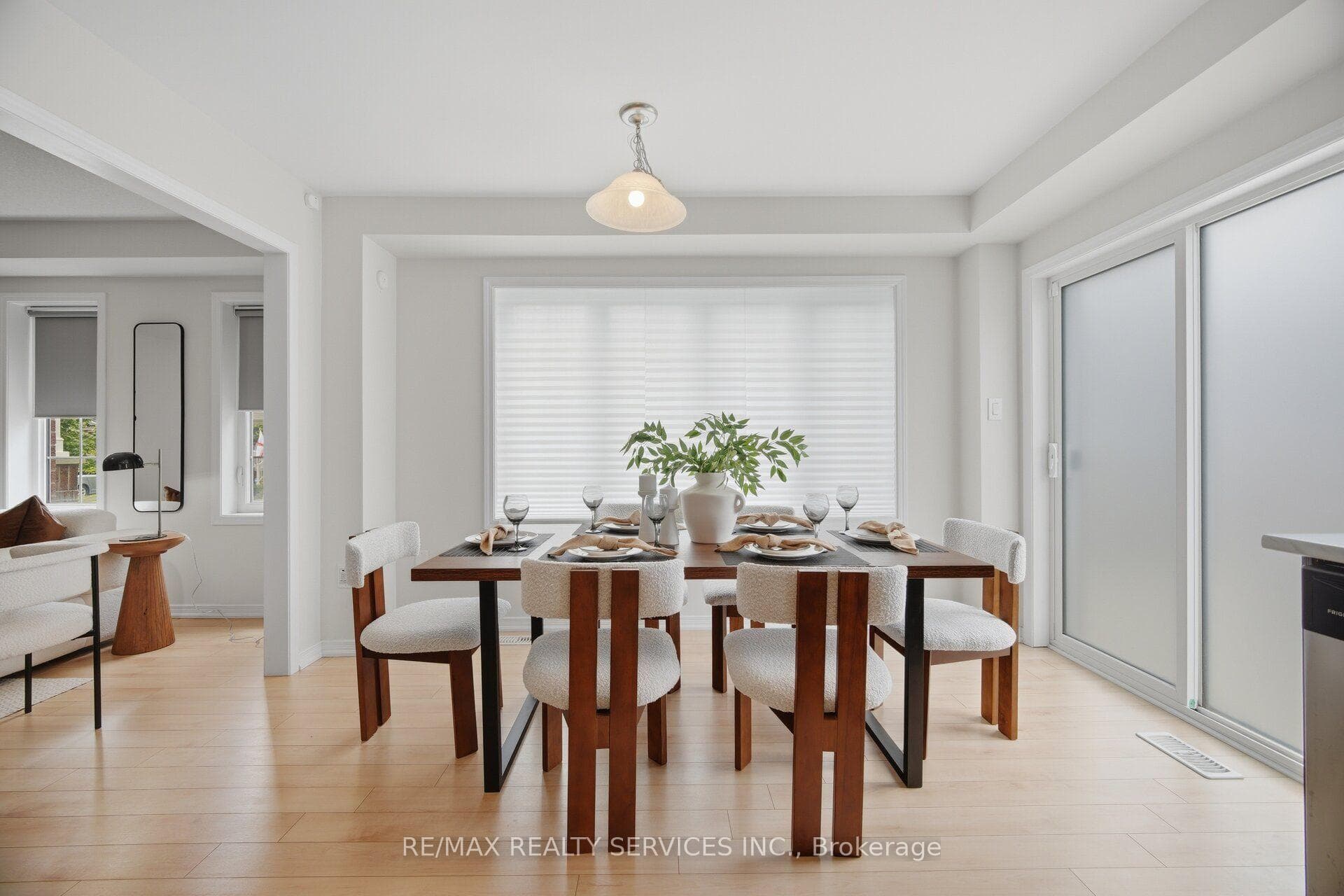 144 Baffin Crescent photo 15