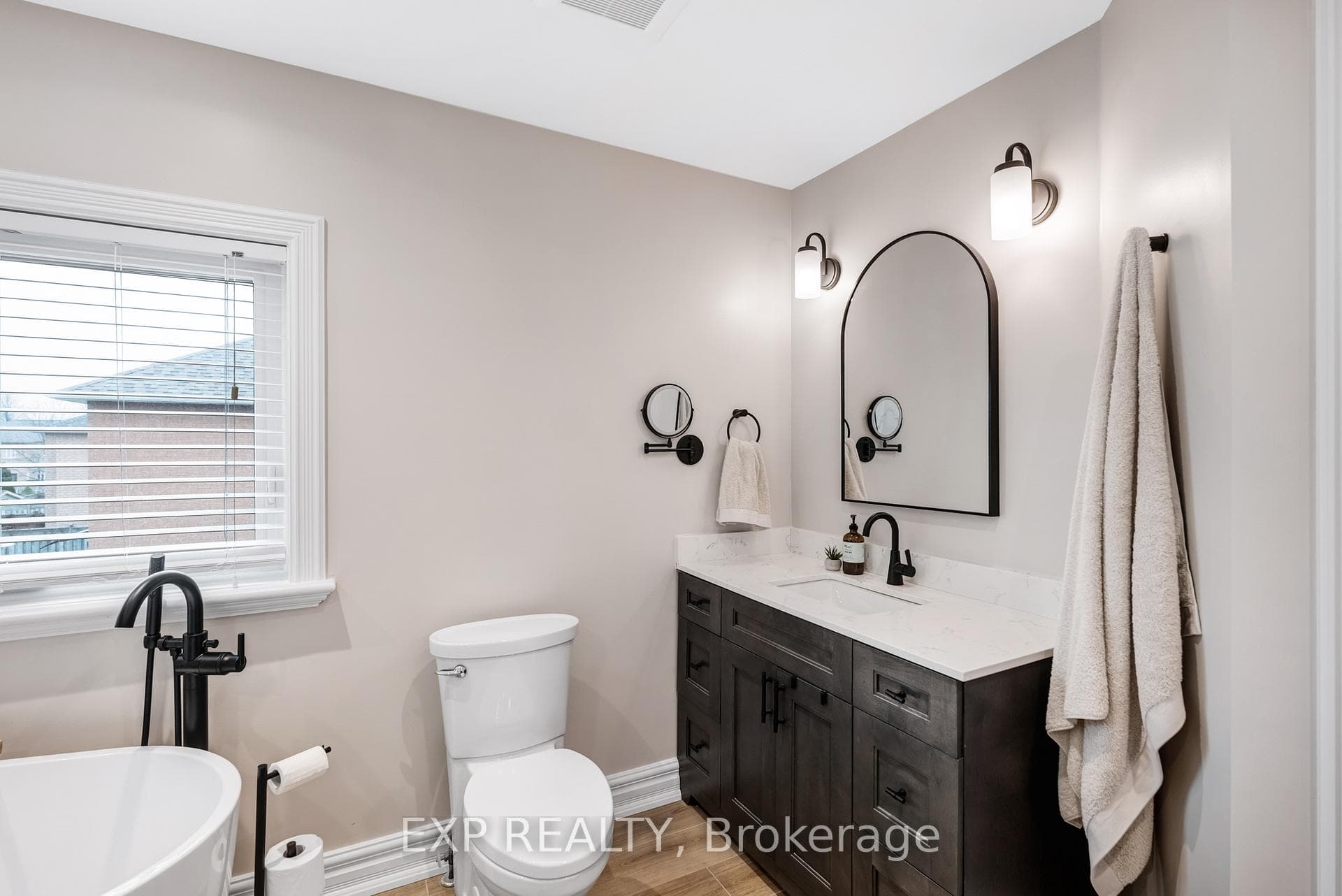 138 Princeton Gate photo 24