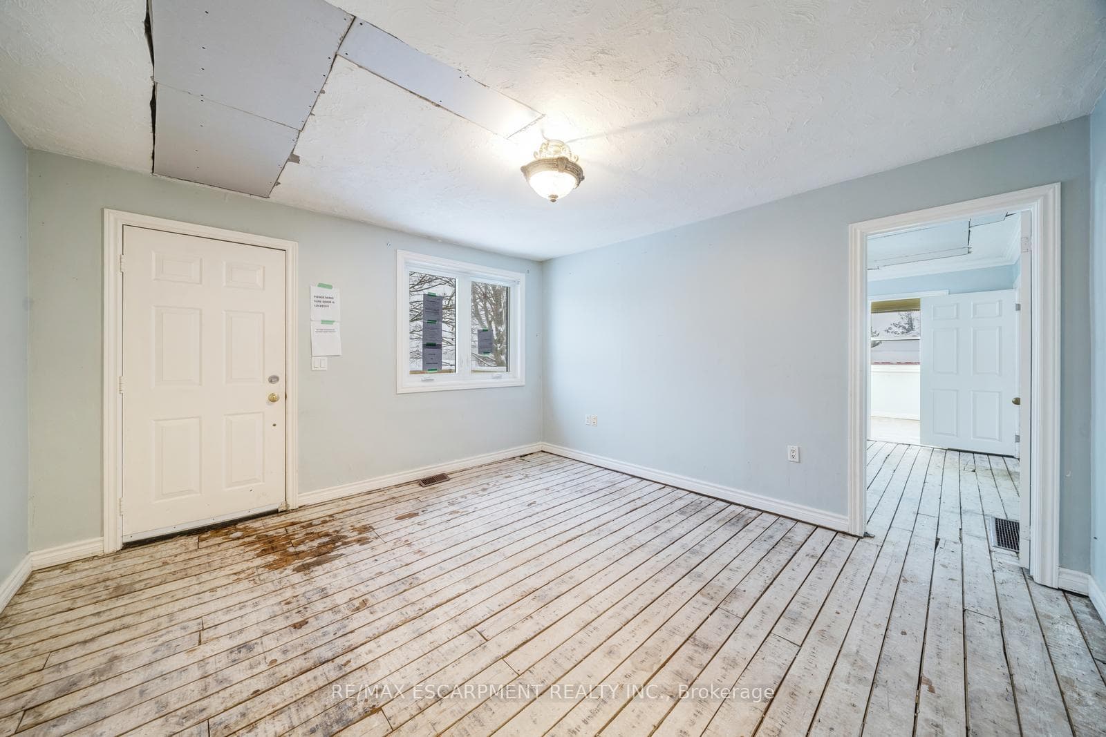 2414 Holt Road photo 6